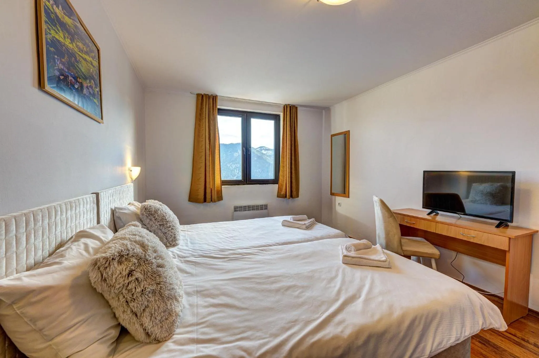 Bed in Complex Silver Hills