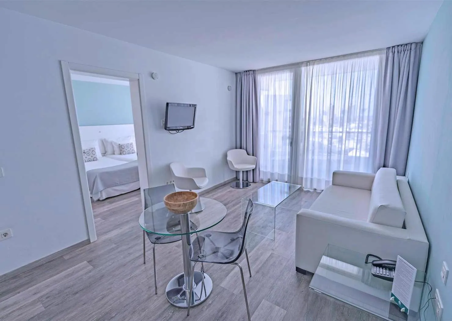 Photo of the whole room, Bed in Coral Ocean View - Adults Only