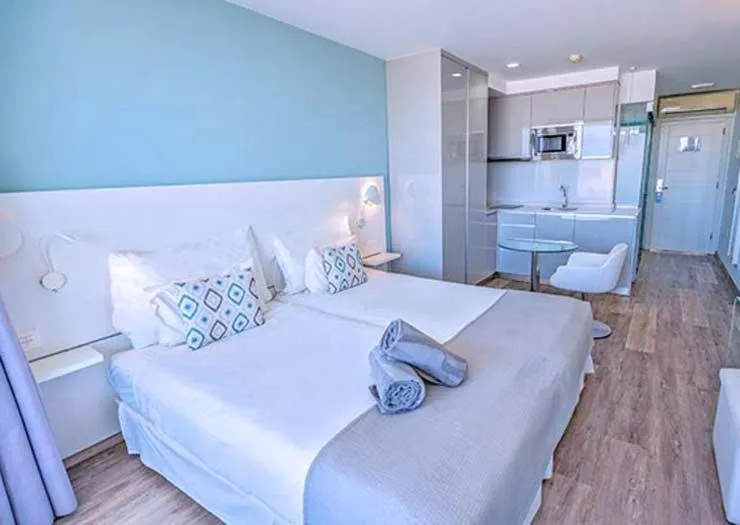 Photo of the whole room, Bed in Coral Ocean View - Adults Only