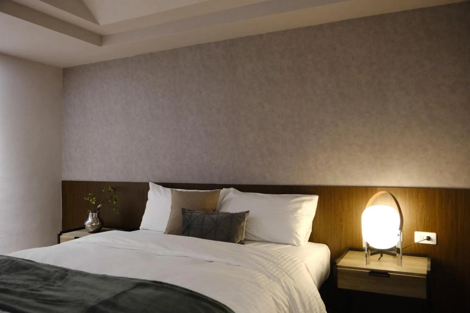 Bedroom, Bed in Giant Rich Hotel