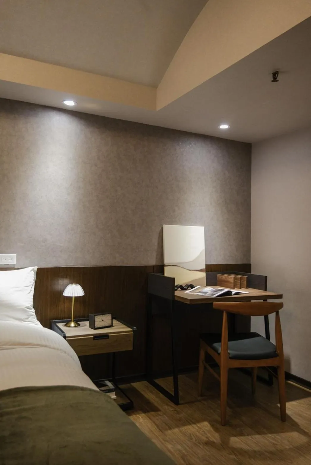 Seating area, Bed in Giant Rich Hotel