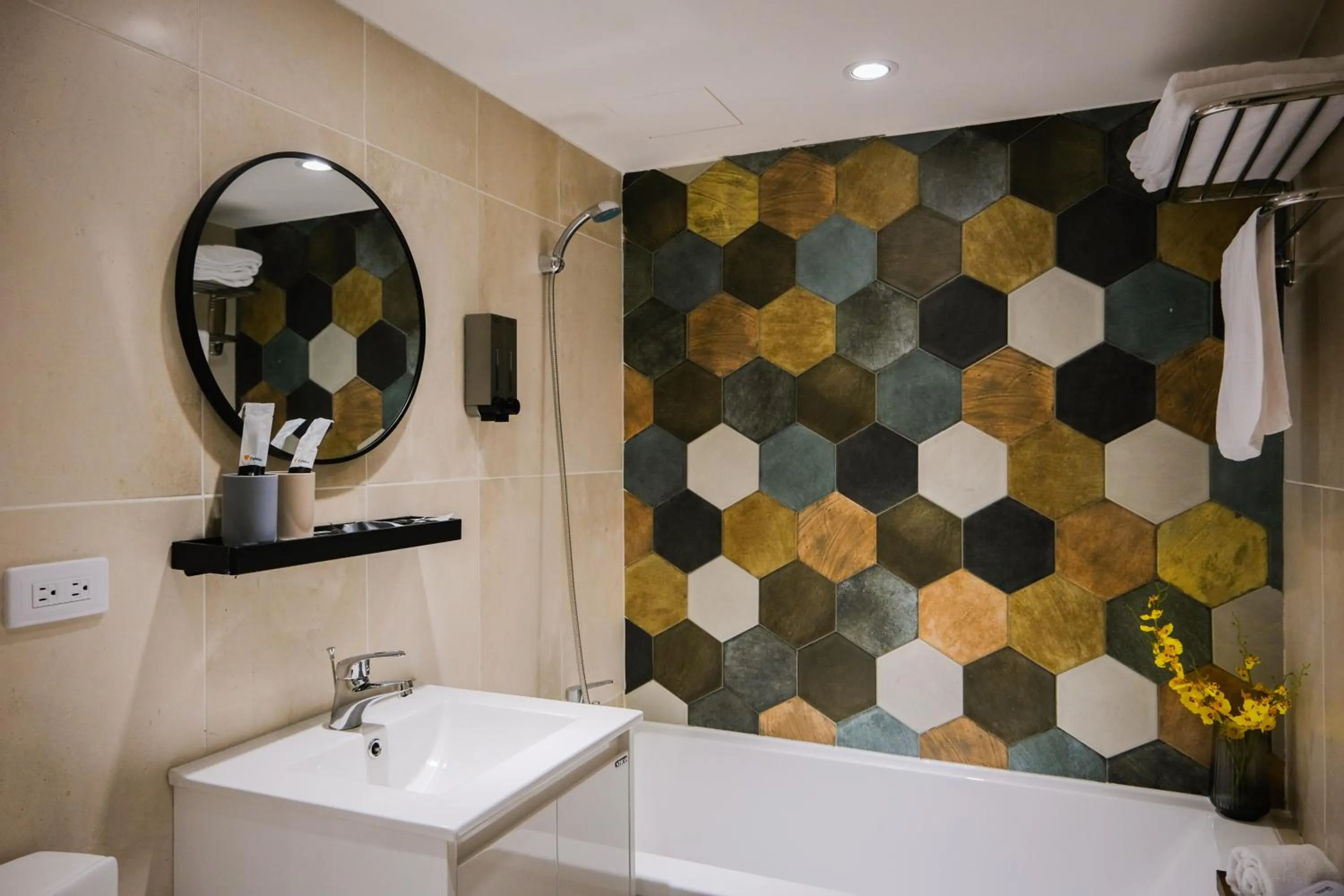 Bathroom in Giant Rich Hotel