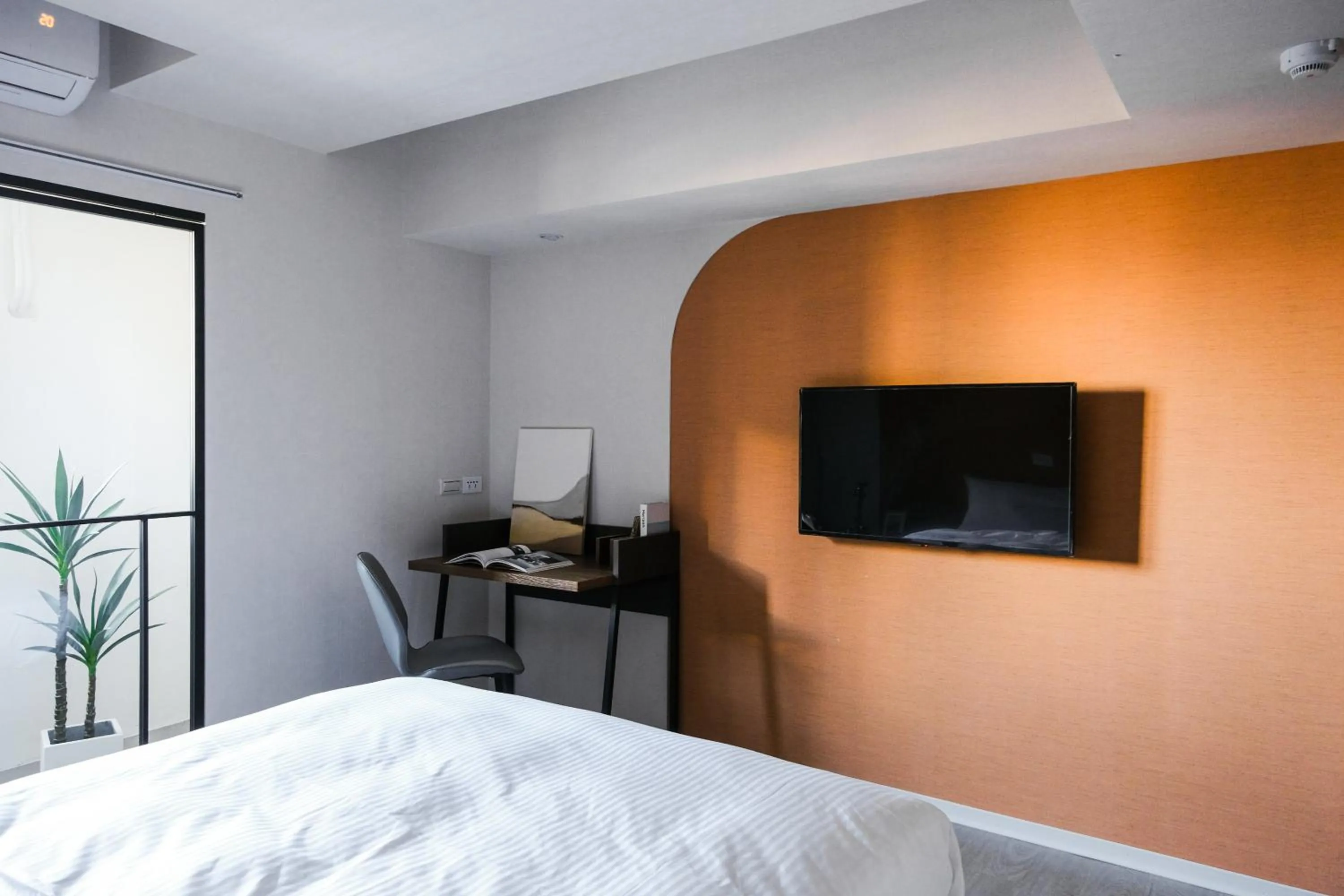 Bed in Giant Rich Hotel