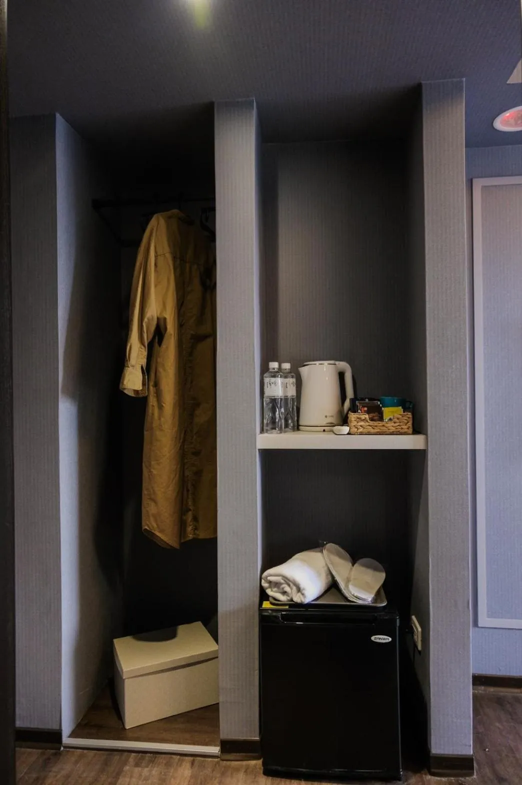 Coffee/tea facilities in Giant Rich Hotel