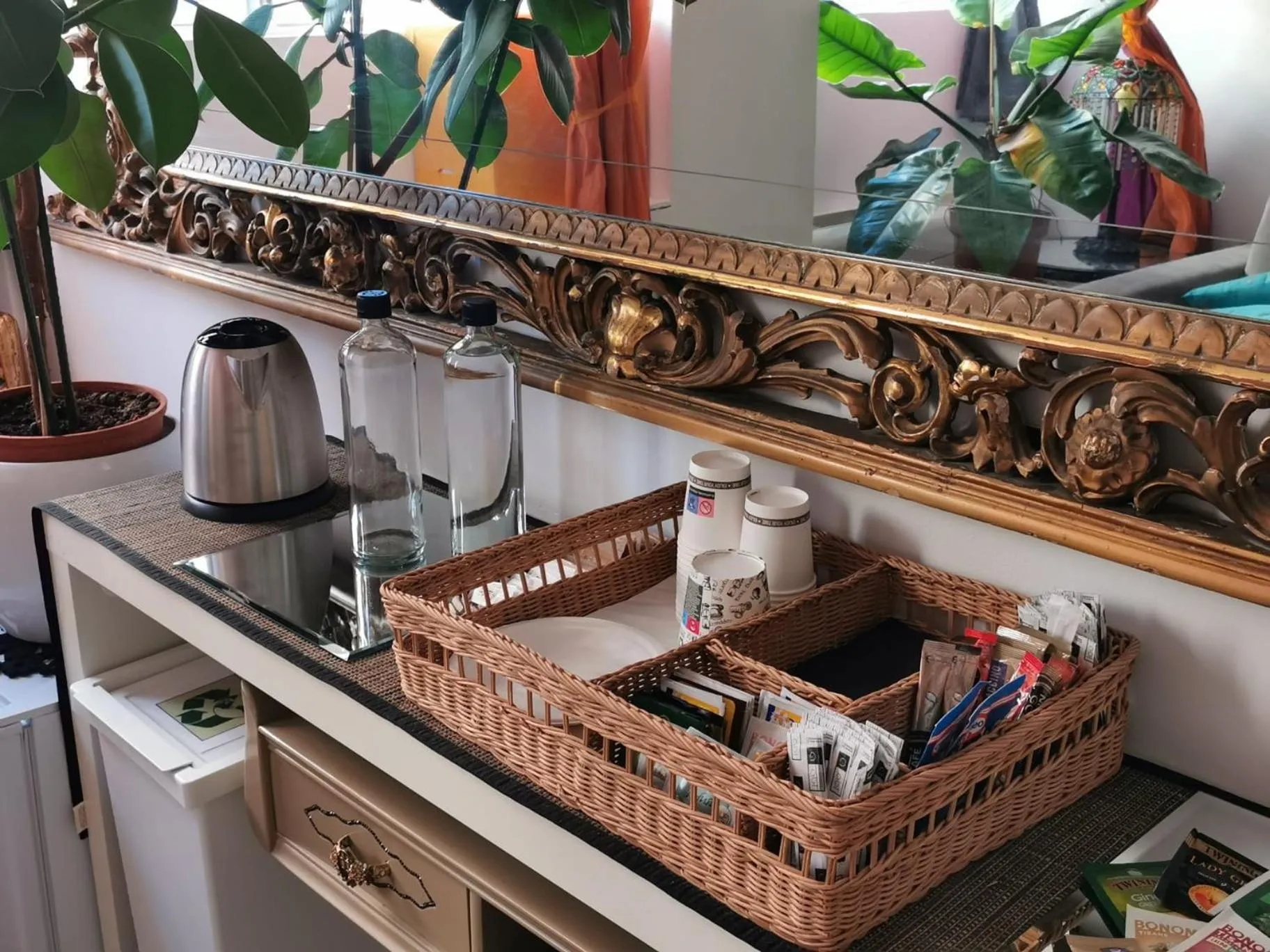 Breakfast in MY PLACE Suite Apartment - Milano Navigli