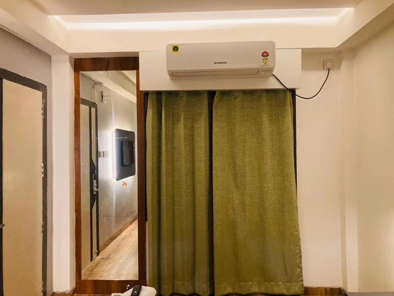 TV and multimedia in The Lavish Stay