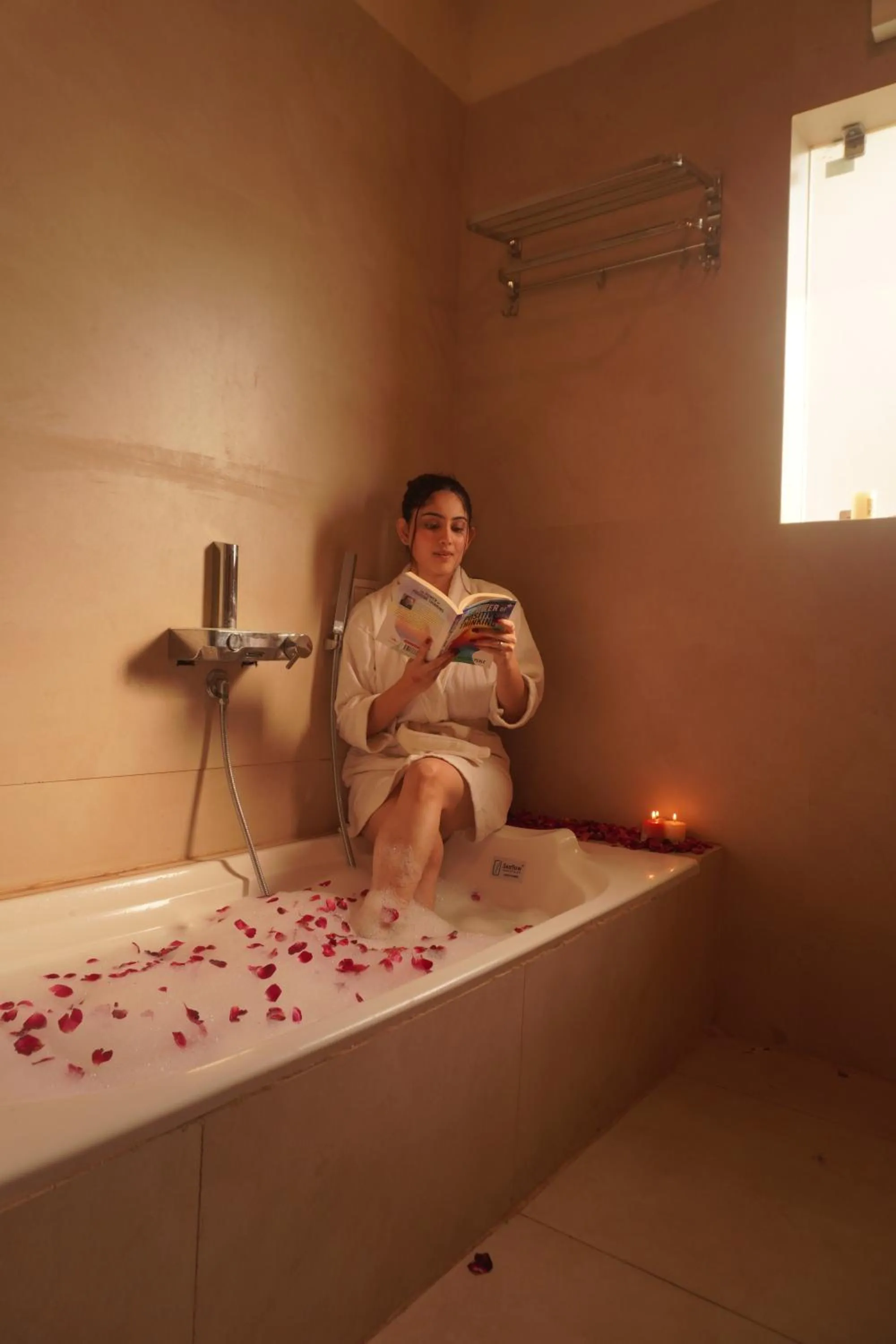 Bath in The Lavish Stay