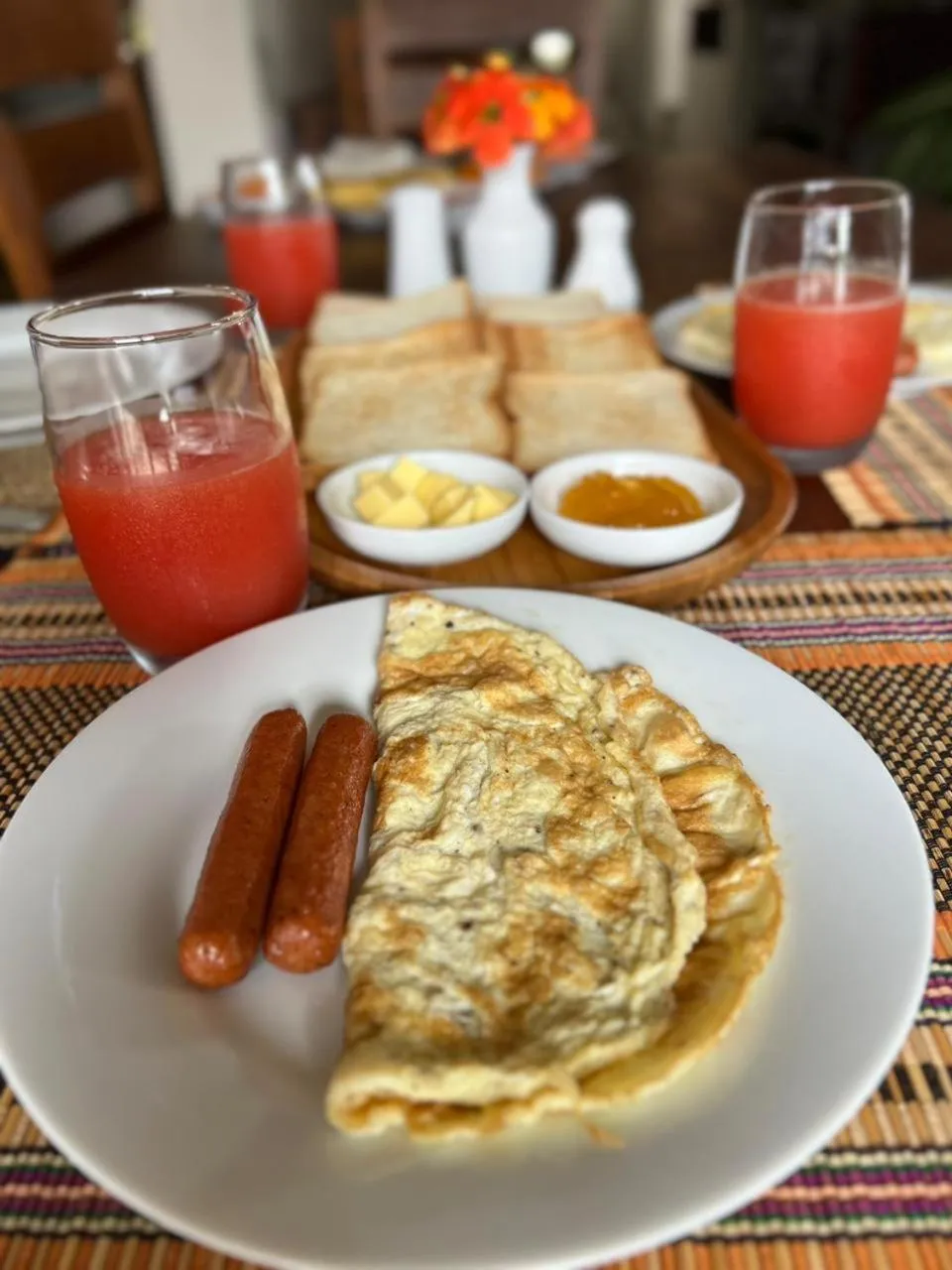 Food and drinks in Edgar Mansion Kandy