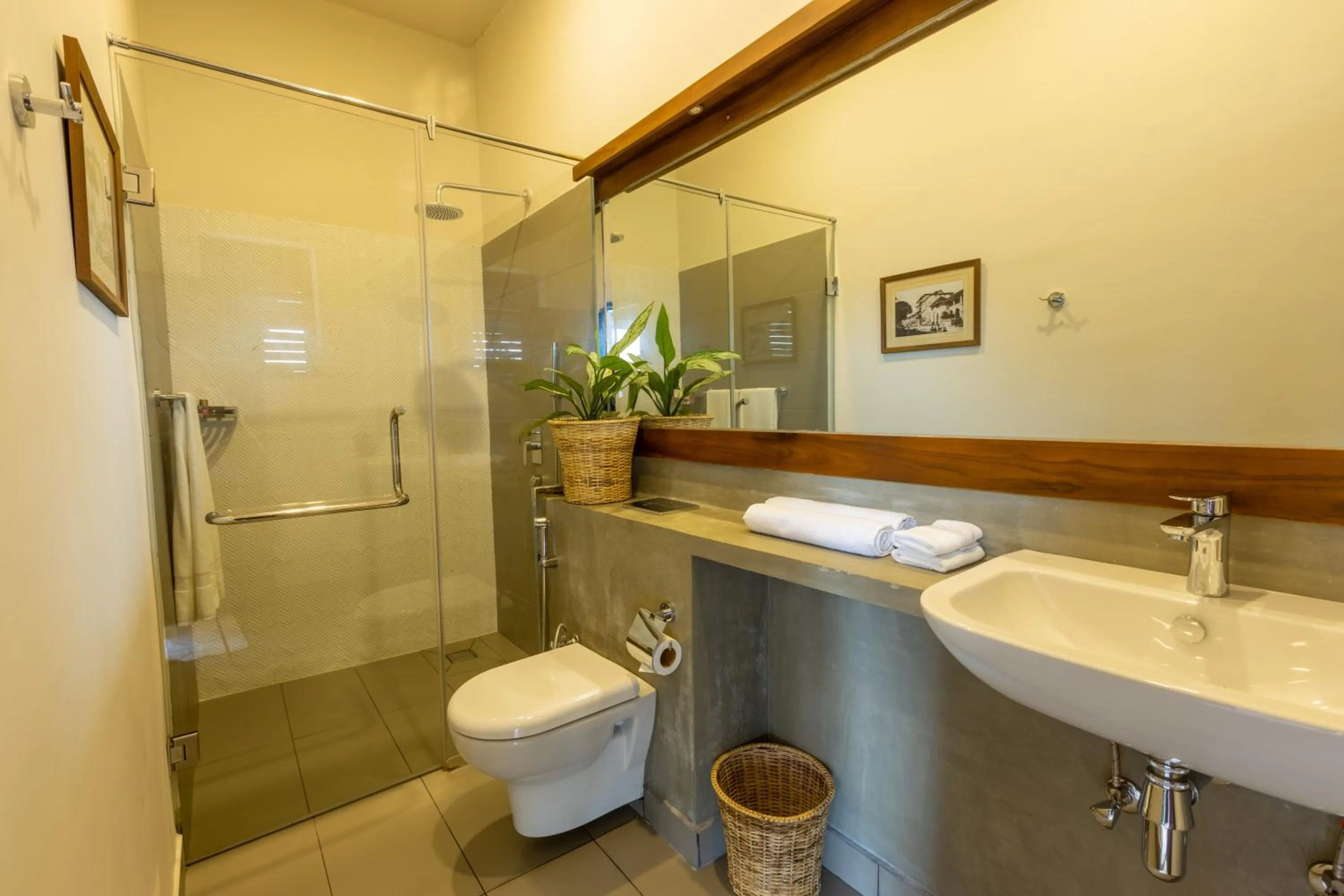 Shower in Edgar Mansion Kandy