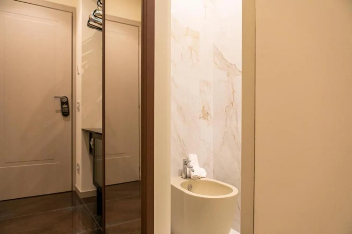 Toilet in Bhr Cavour 150