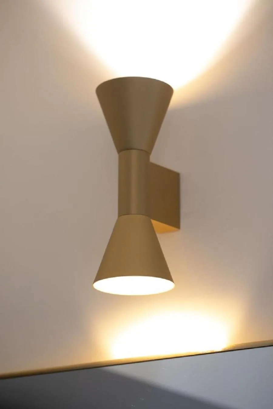 Decorative detail in Bhr Cavour 150