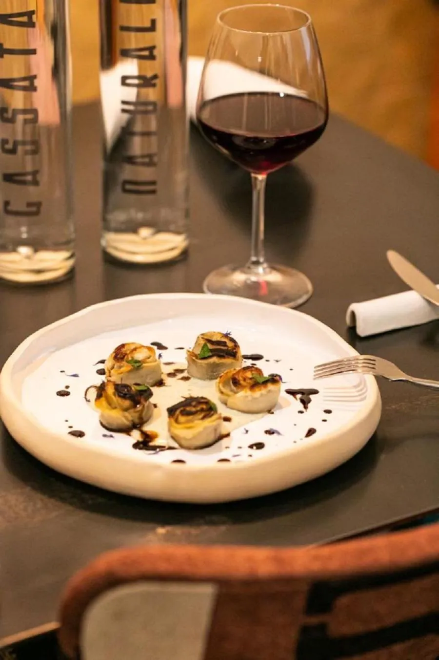 Restaurant/places to eat in Bhr Cavour 150