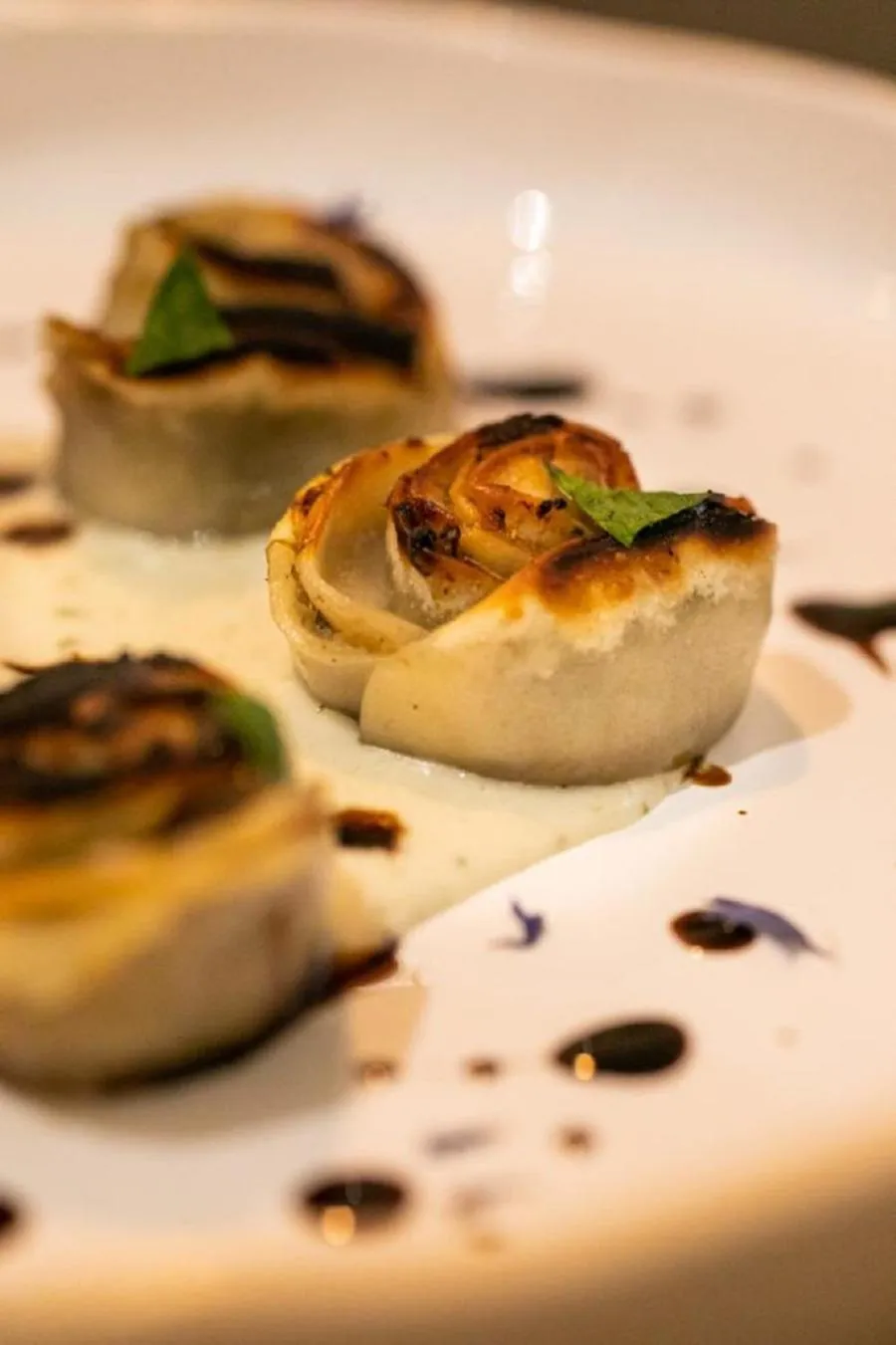 Restaurant/places to eat in Bhr Cavour 150