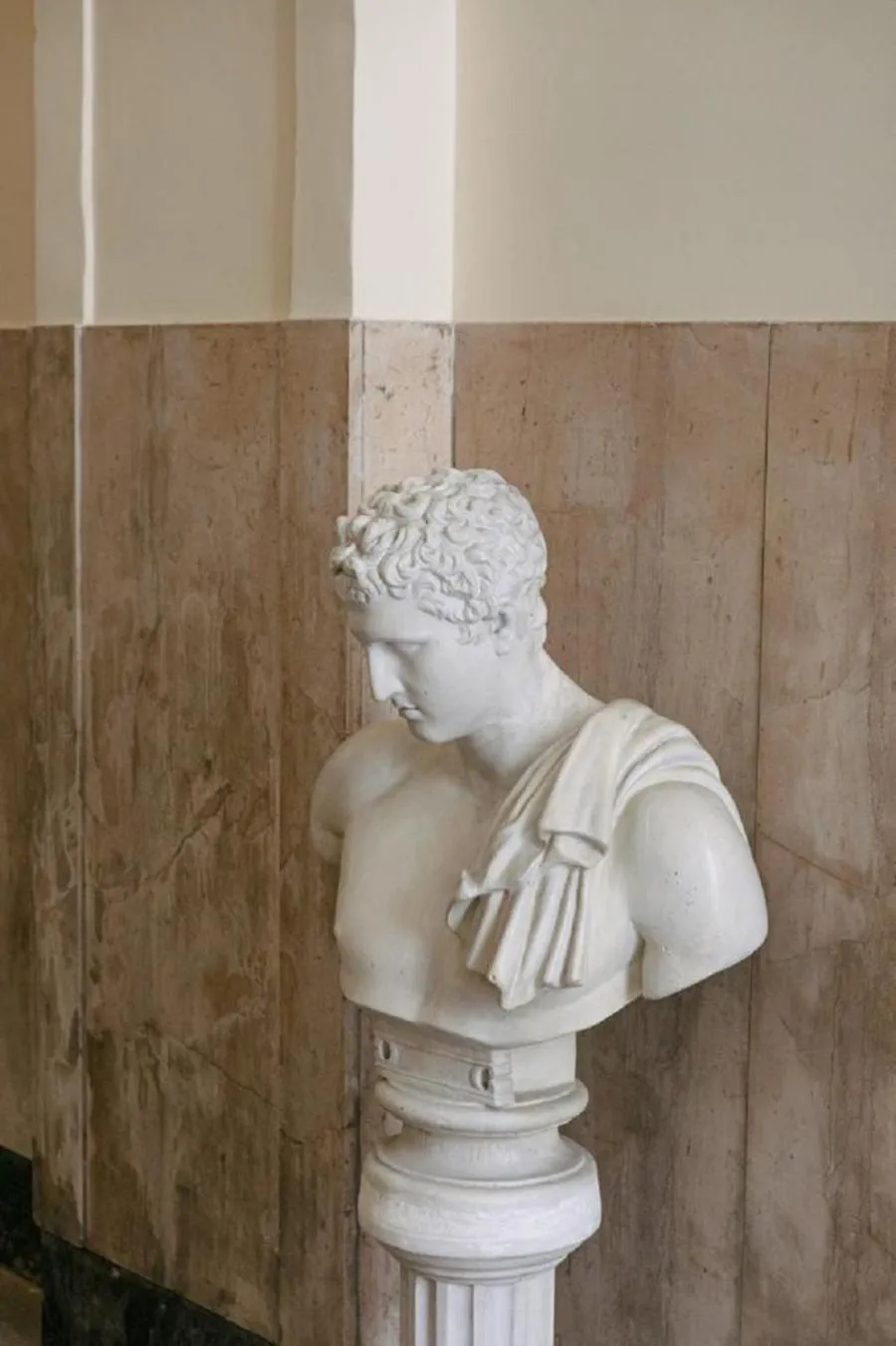 Facade/entrance in Bhr Cavour 150