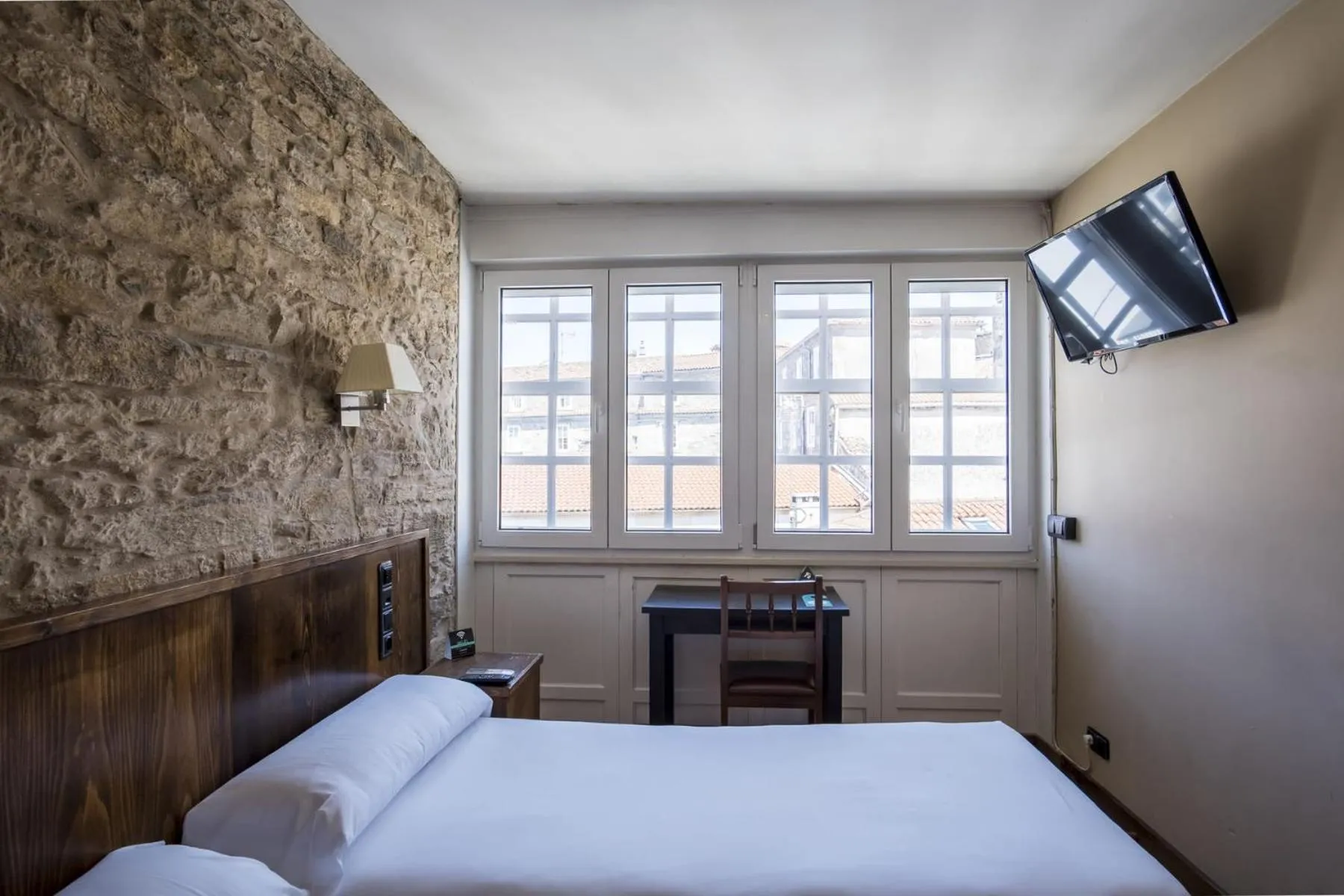 Photo of the whole room, Bed in Hotel Alda Avenida