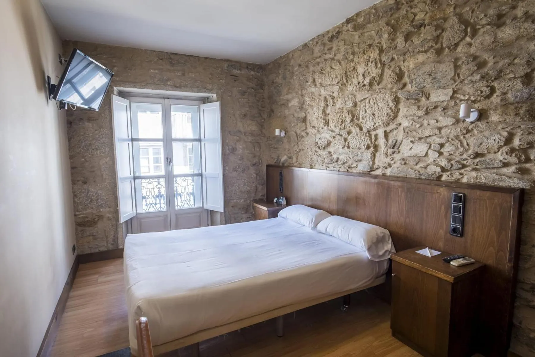 Photo of the whole room, Bed in Hotel Alda Avenida