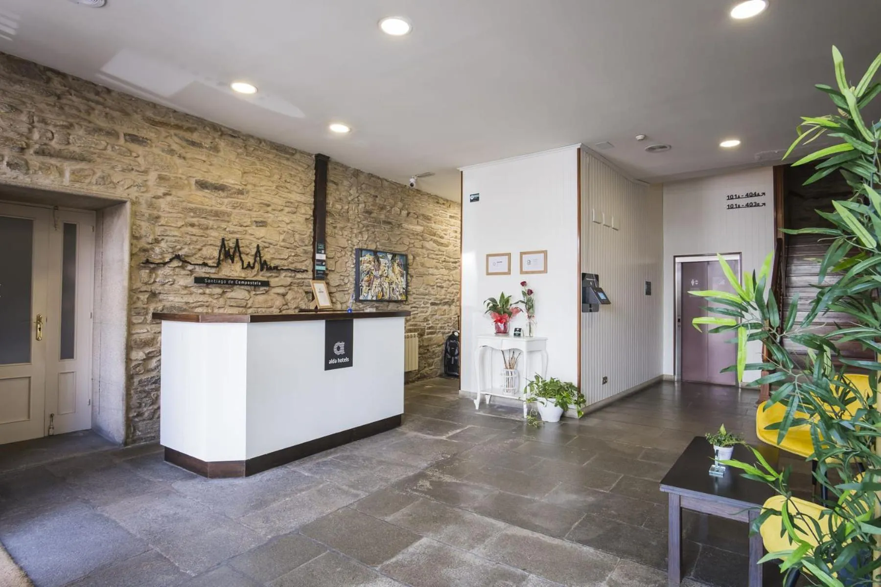 Lobby or reception in Hotel Alda Avenida