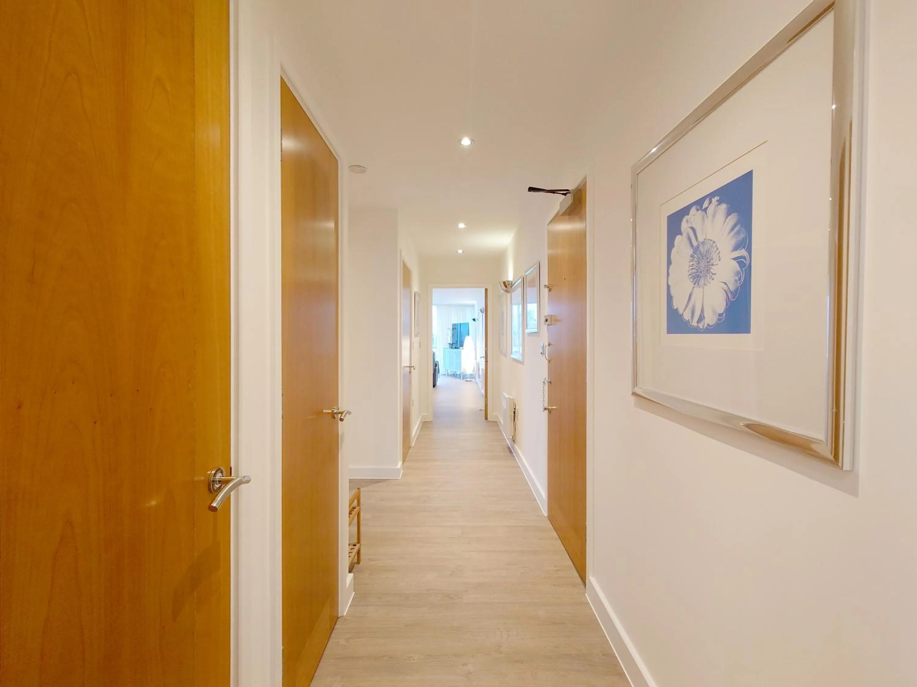 Deluxe Two Bed Apartment with River & City View