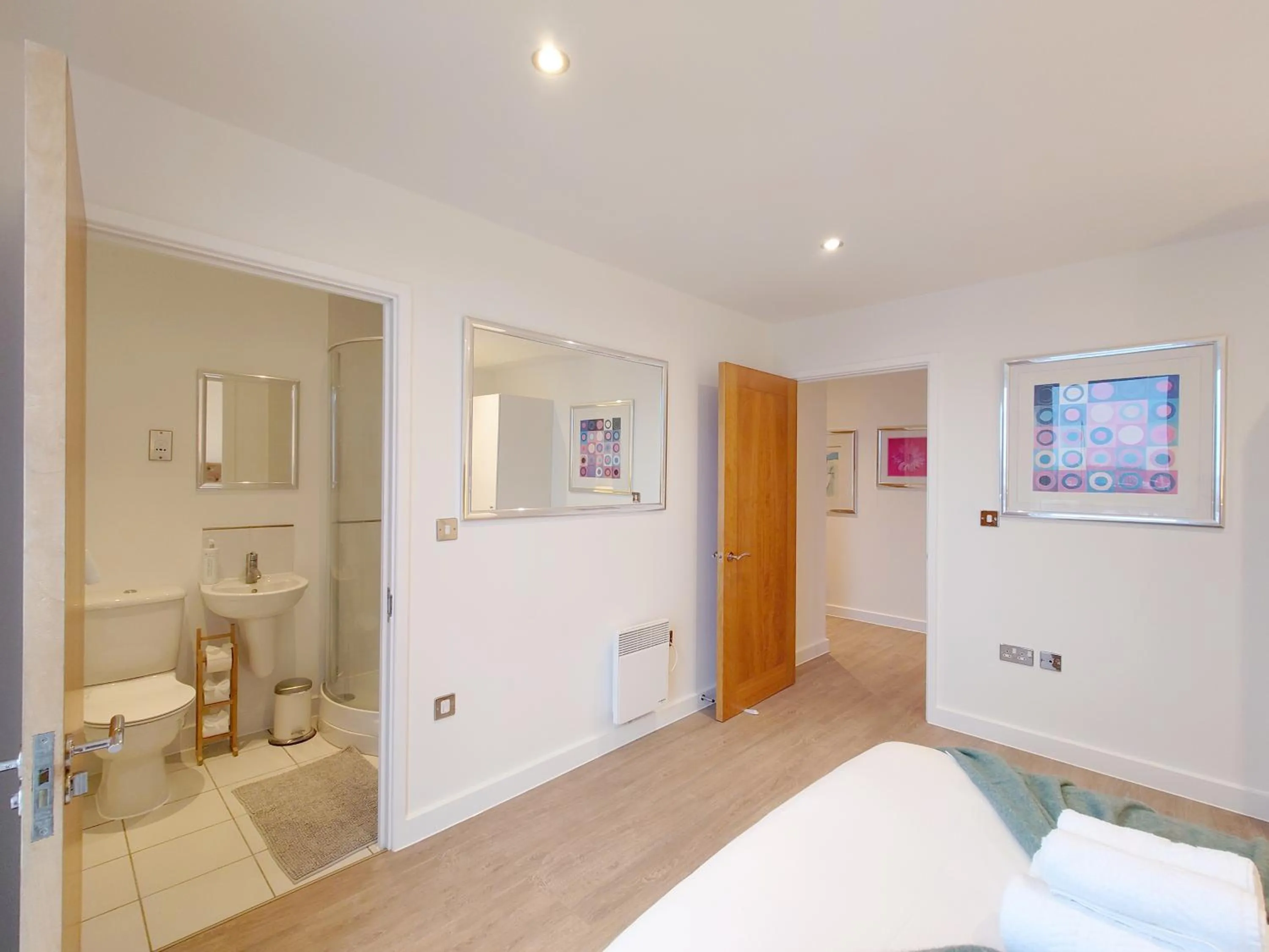 Deluxe Two Bed Apartment with River & City View