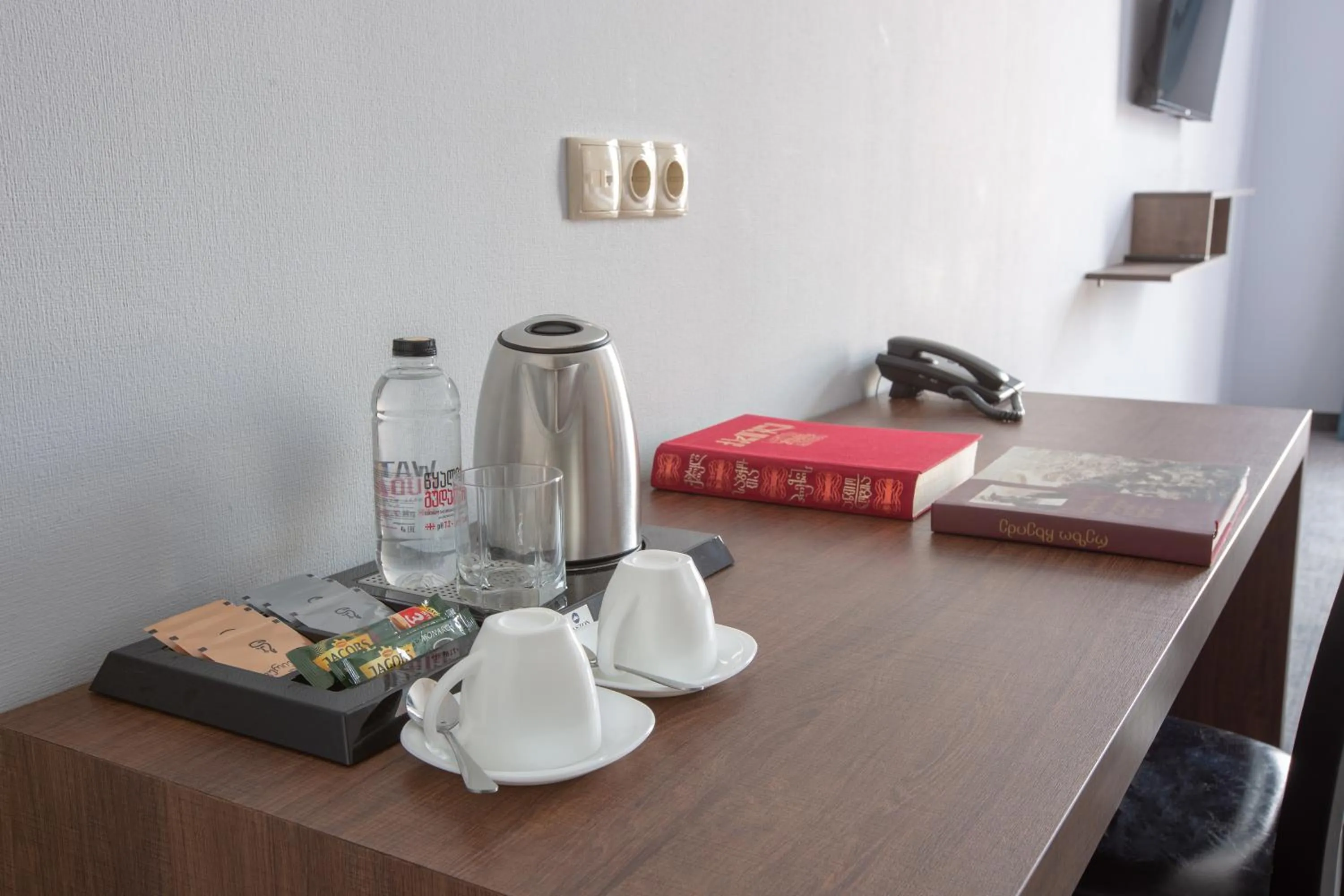 Coffee/tea facilities in Alma Boutique Hotel