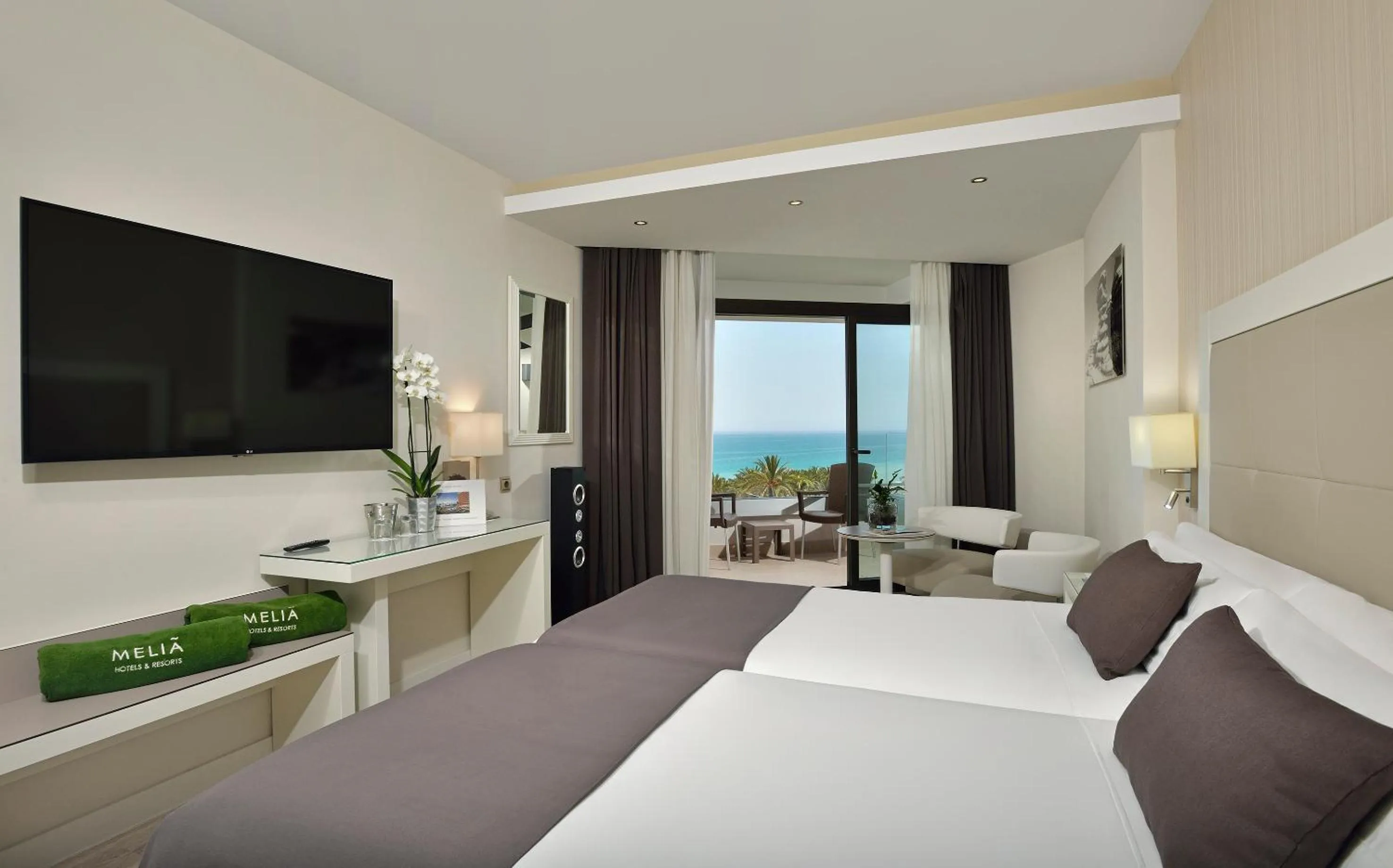 Bedroom, Bed in Melia Costa del Sol