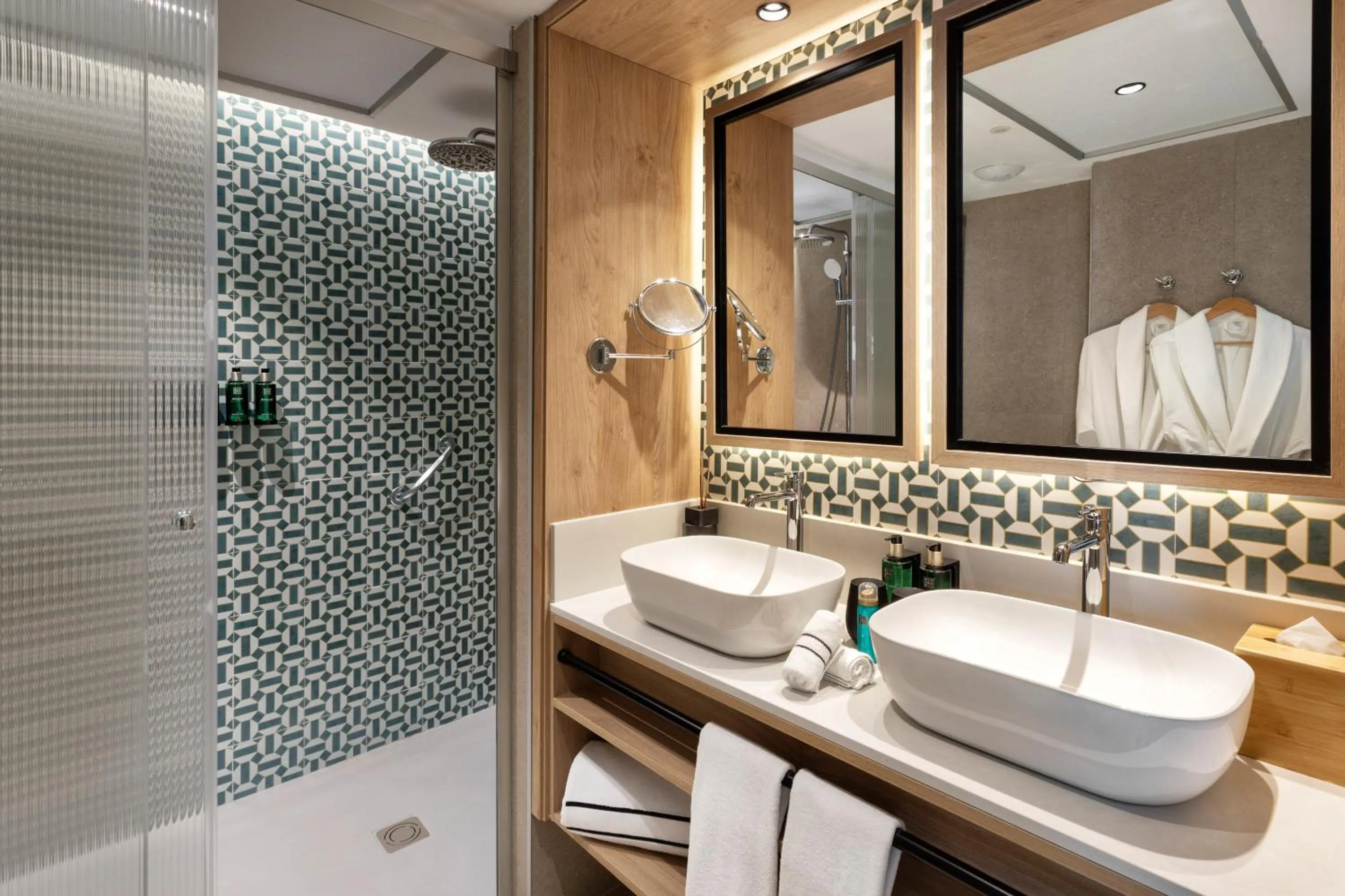 Shower in Melia Costa del Sol