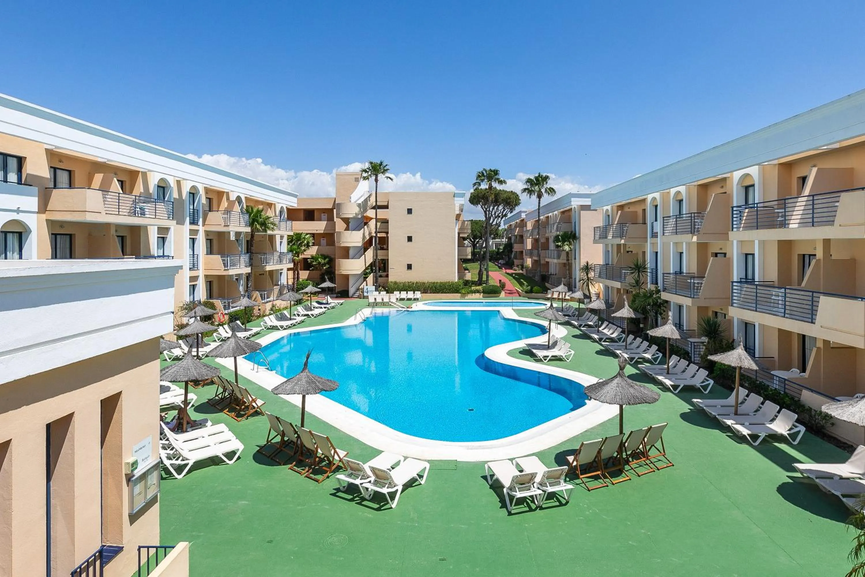 Pool view in Sol Sancti Petri Aparthotel