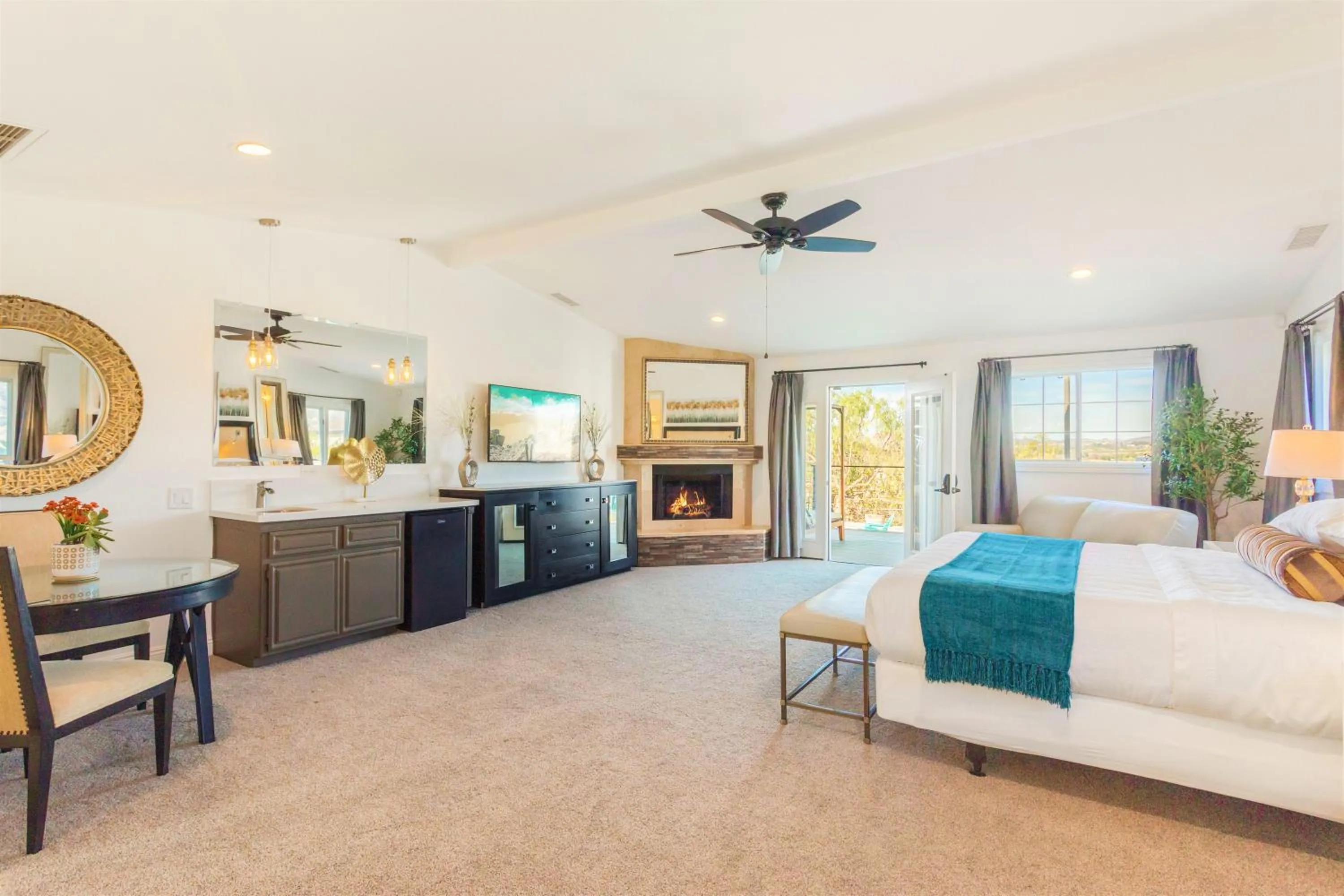 Bed in Villa Inn- Adult Only- Temecula Wine Country