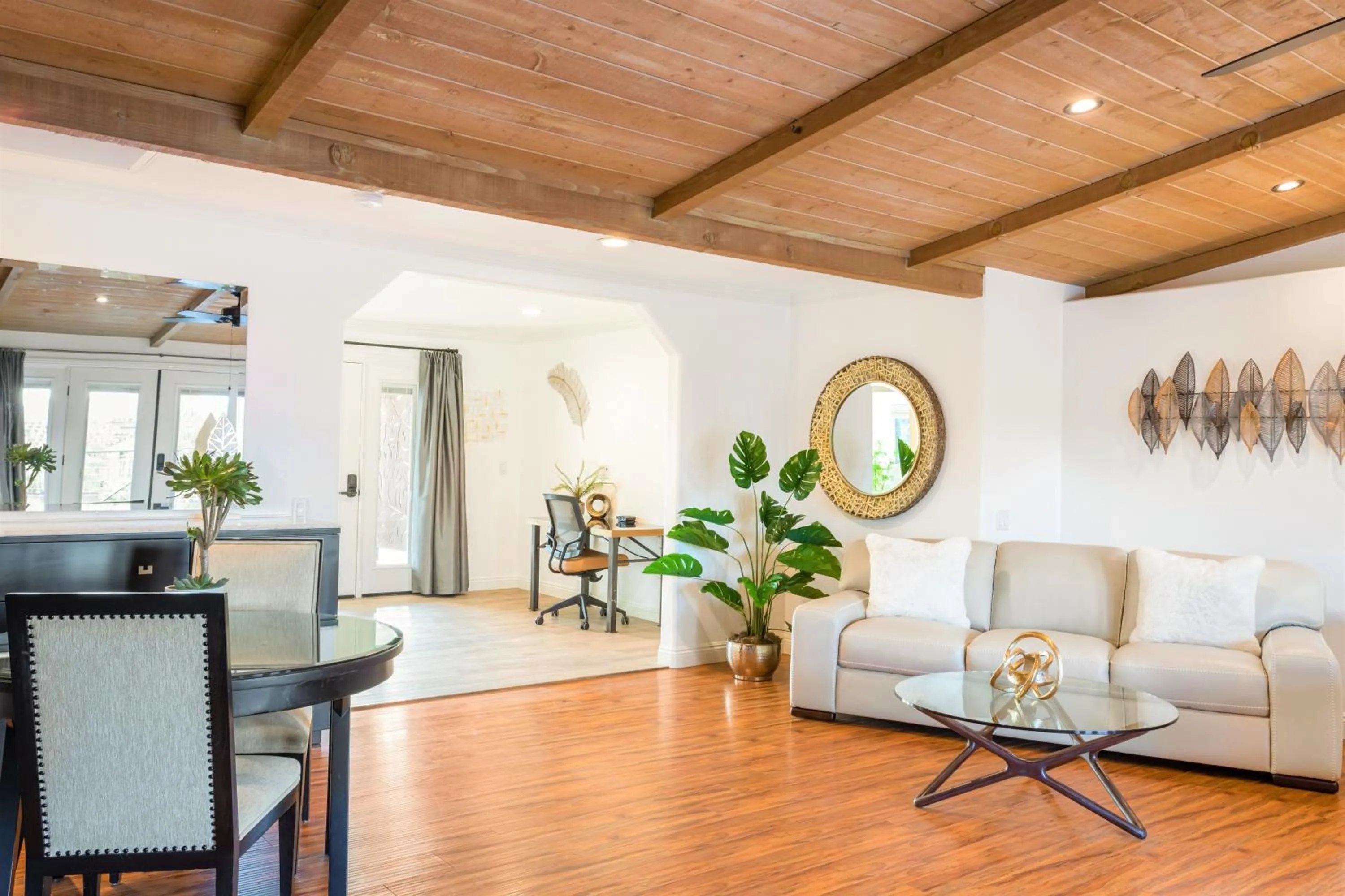 Seating area in Villa Inn- Adult Only- Temecula Wine Country