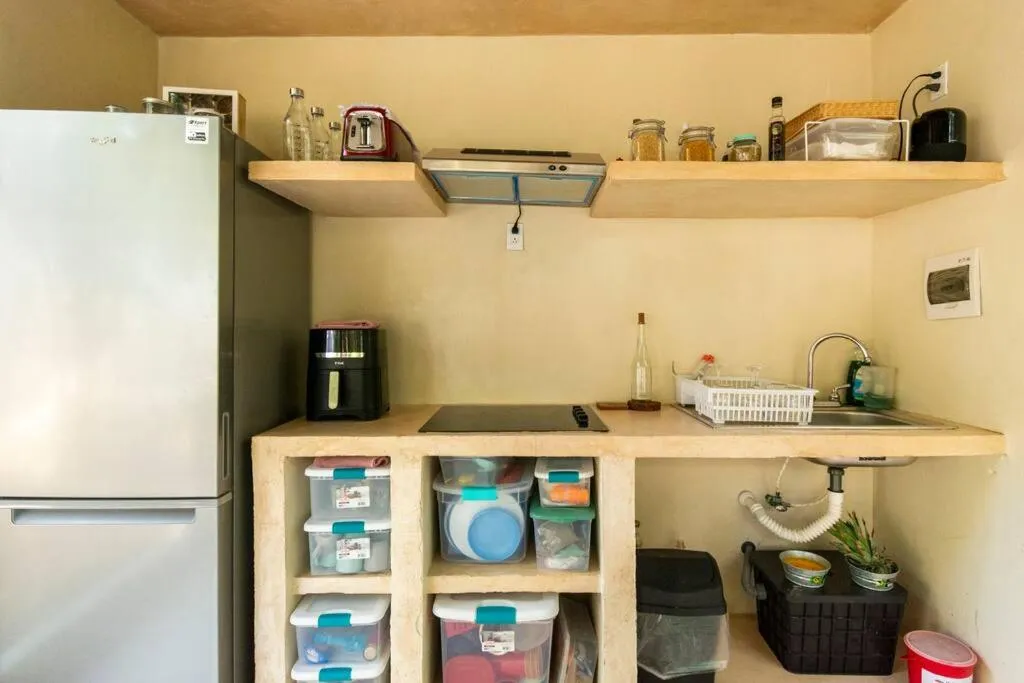 Communal kitchen in Glamping Mayan Glam
