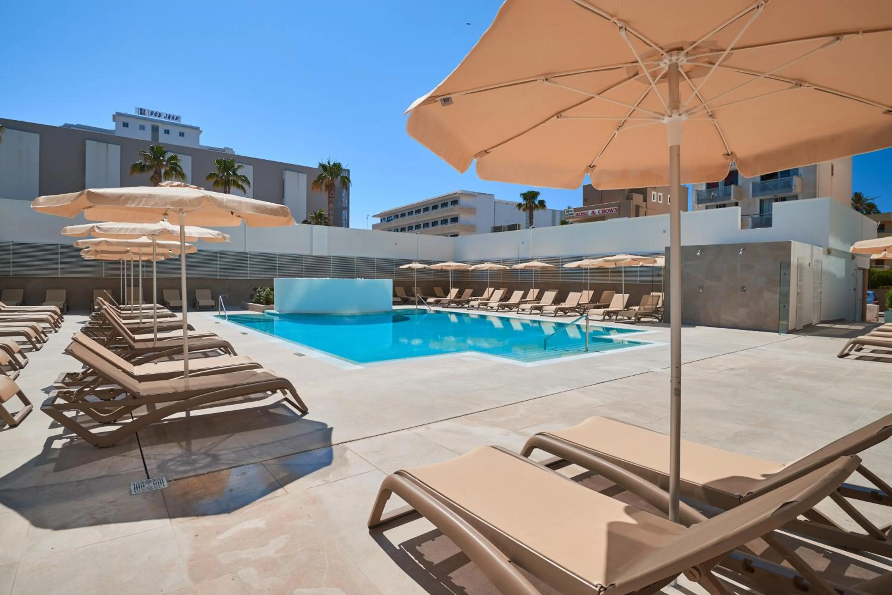 Swimming pool in Protur Atalaya