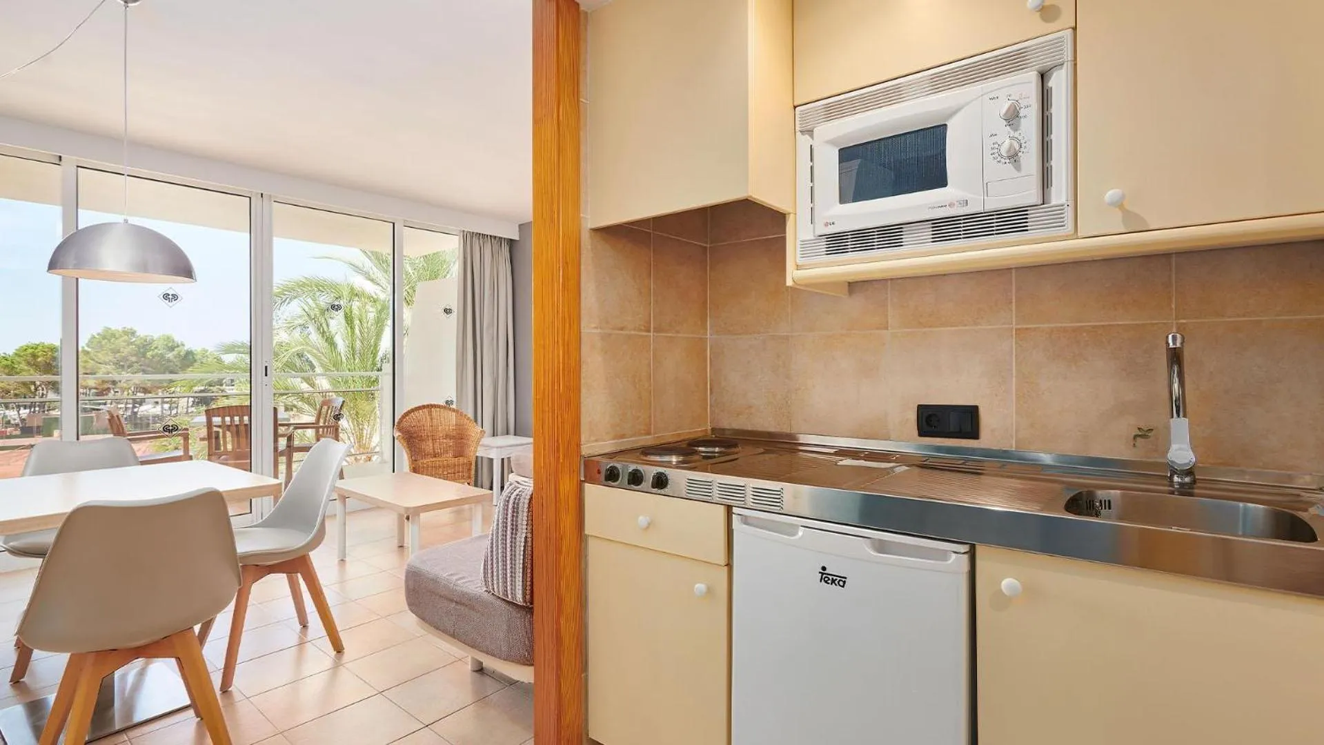 Kitchen or kitchenette in Protur Floriana Resort 3* SUP