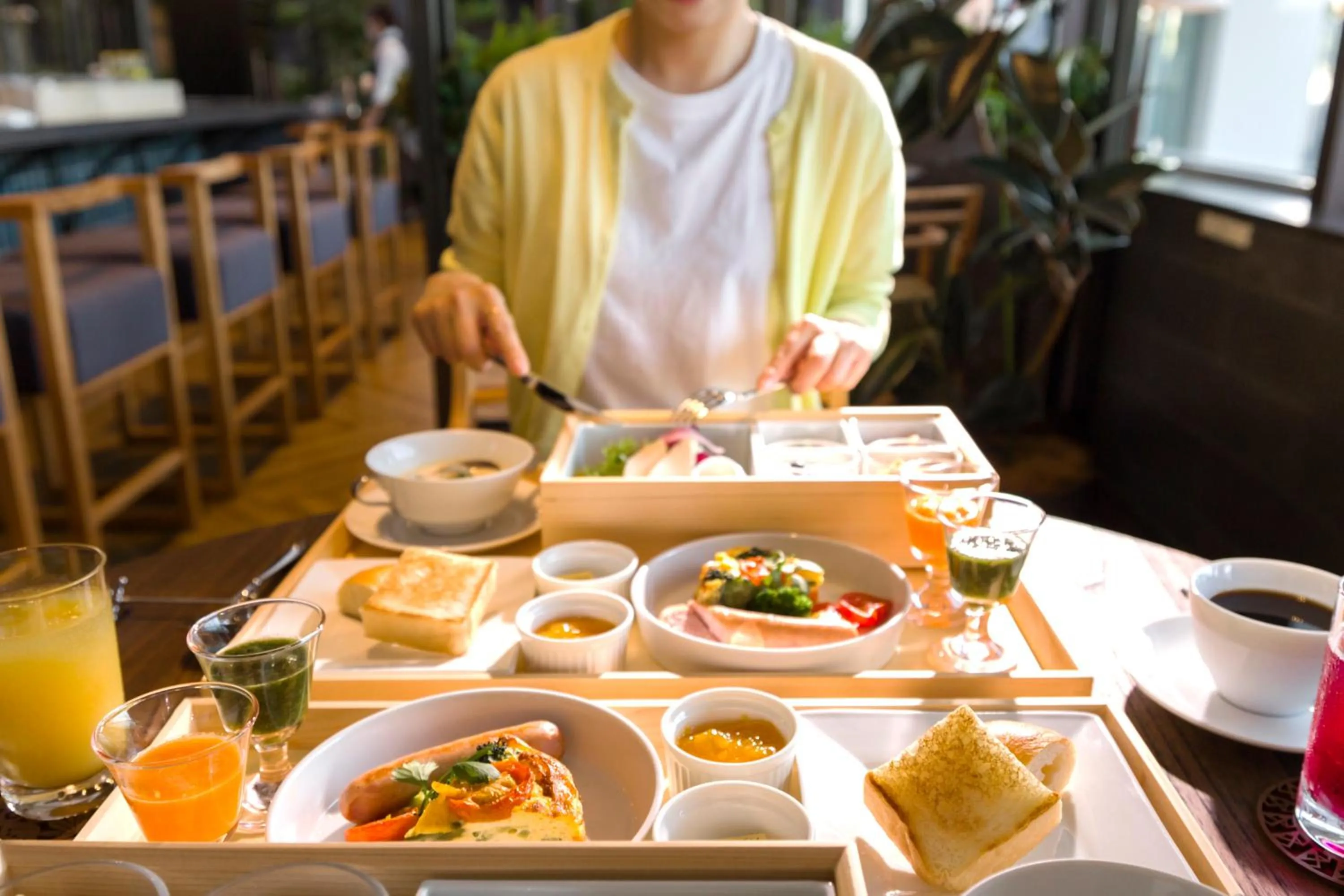 People in HOTEL BEACON ONOMICHI