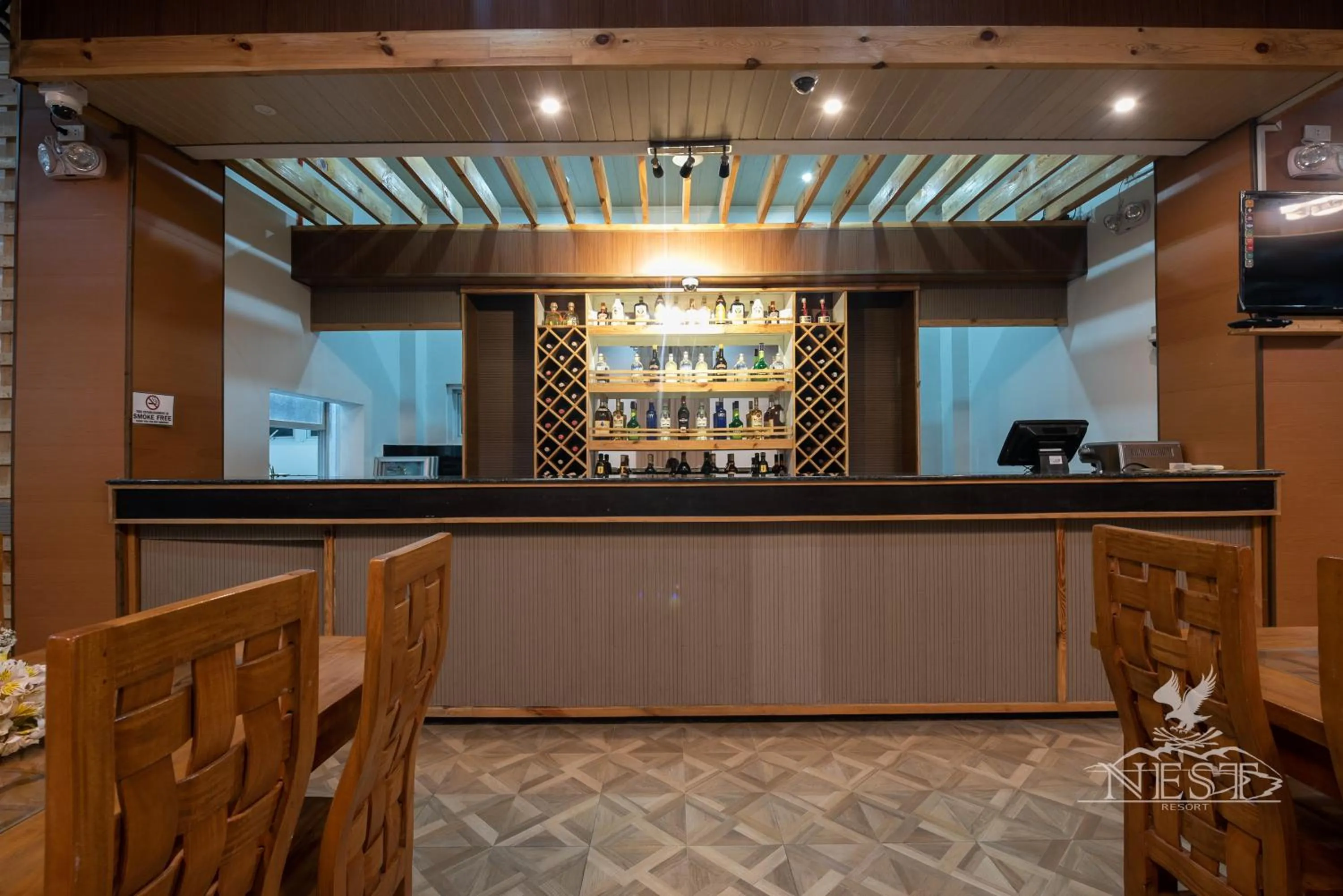 Restaurant/places to eat in Nest Resort