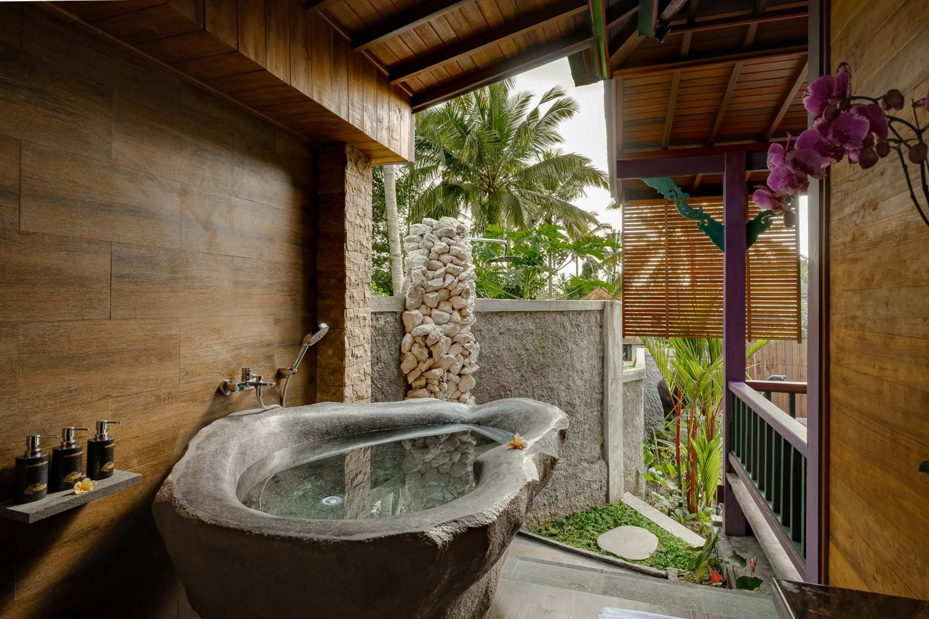 Bathroom in Gynandha Ubud Cottage