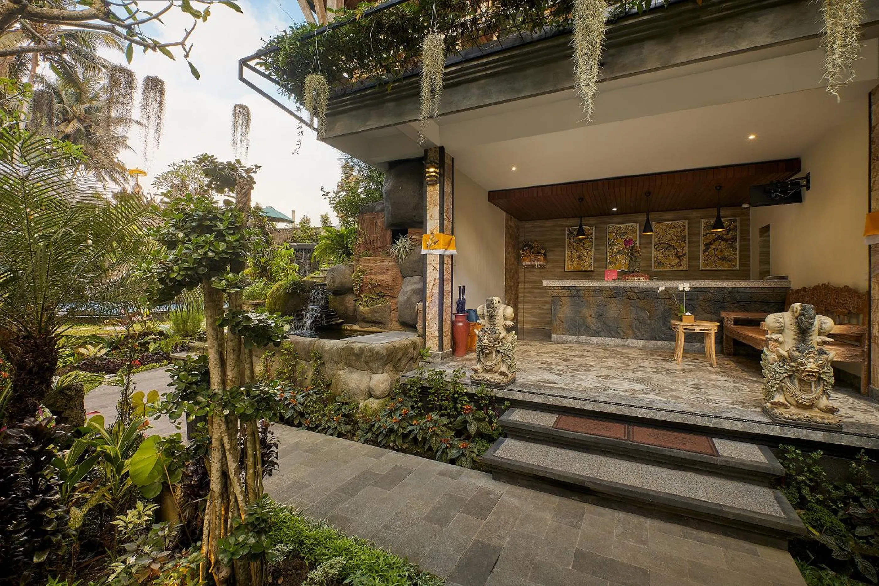 Lobby or reception in Gynandha Ubud Cottage