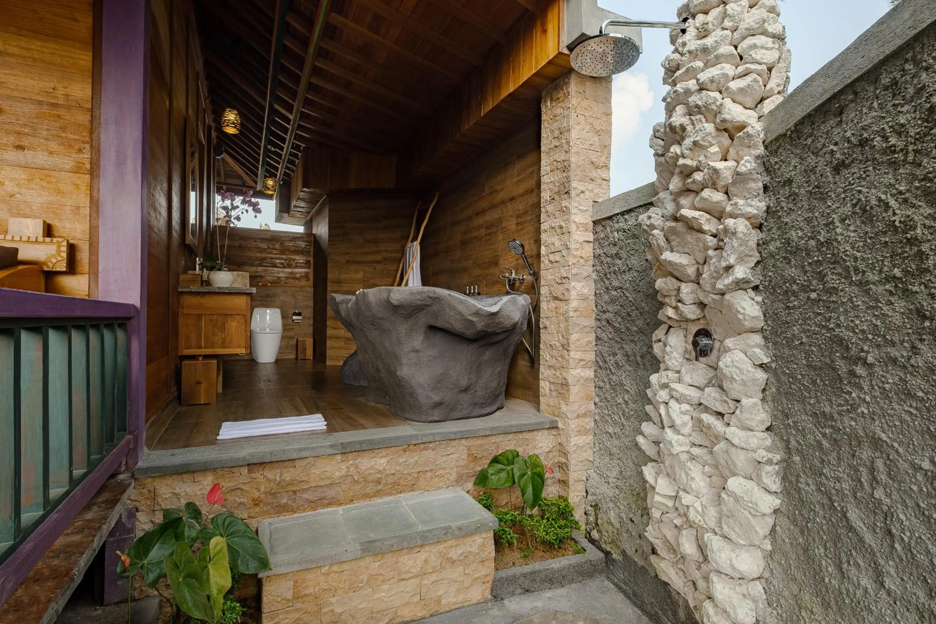 Bathroom in Gynandha Ubud Cottage