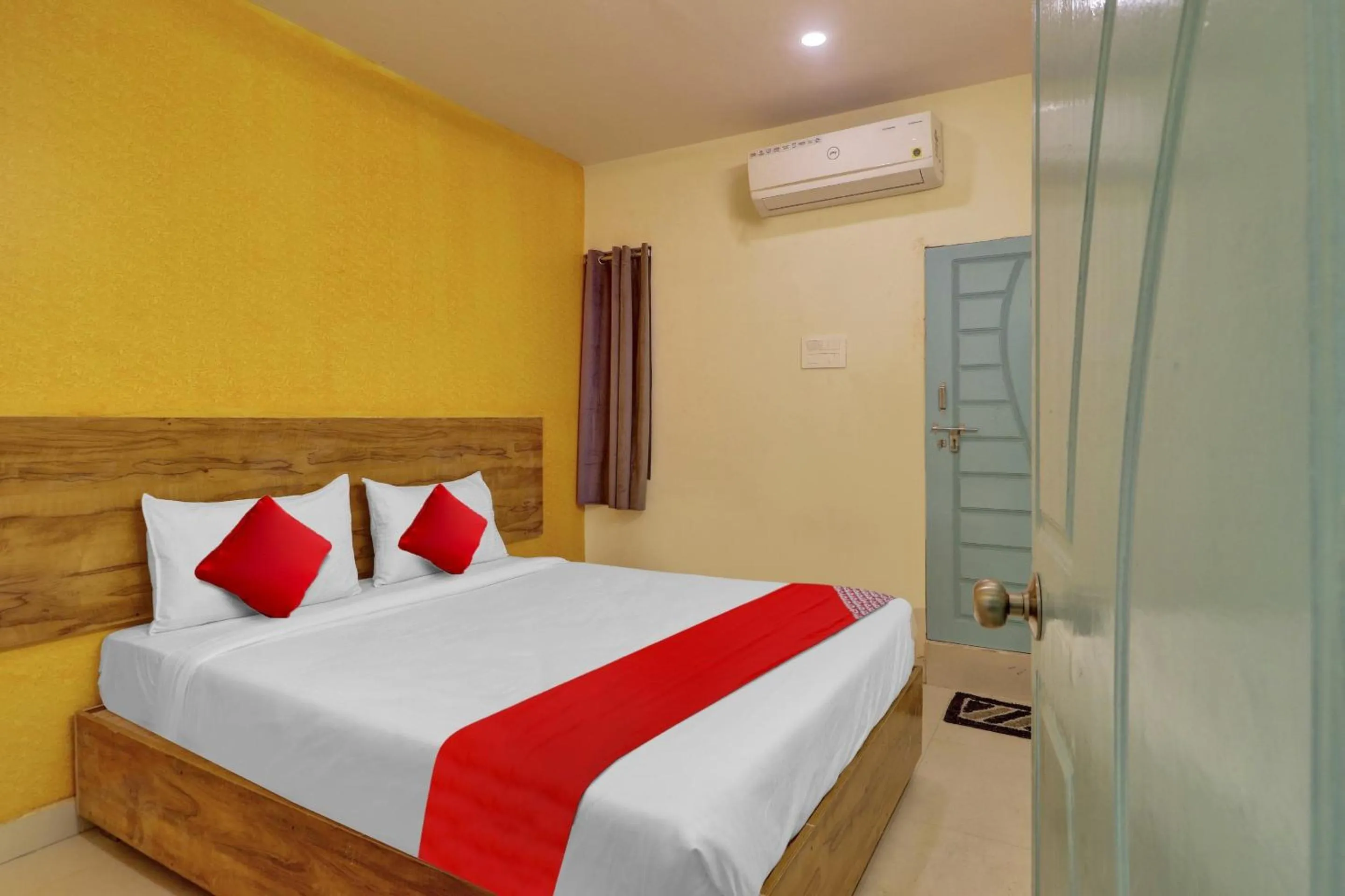 Bedroom, Bed in Hotel O R Square