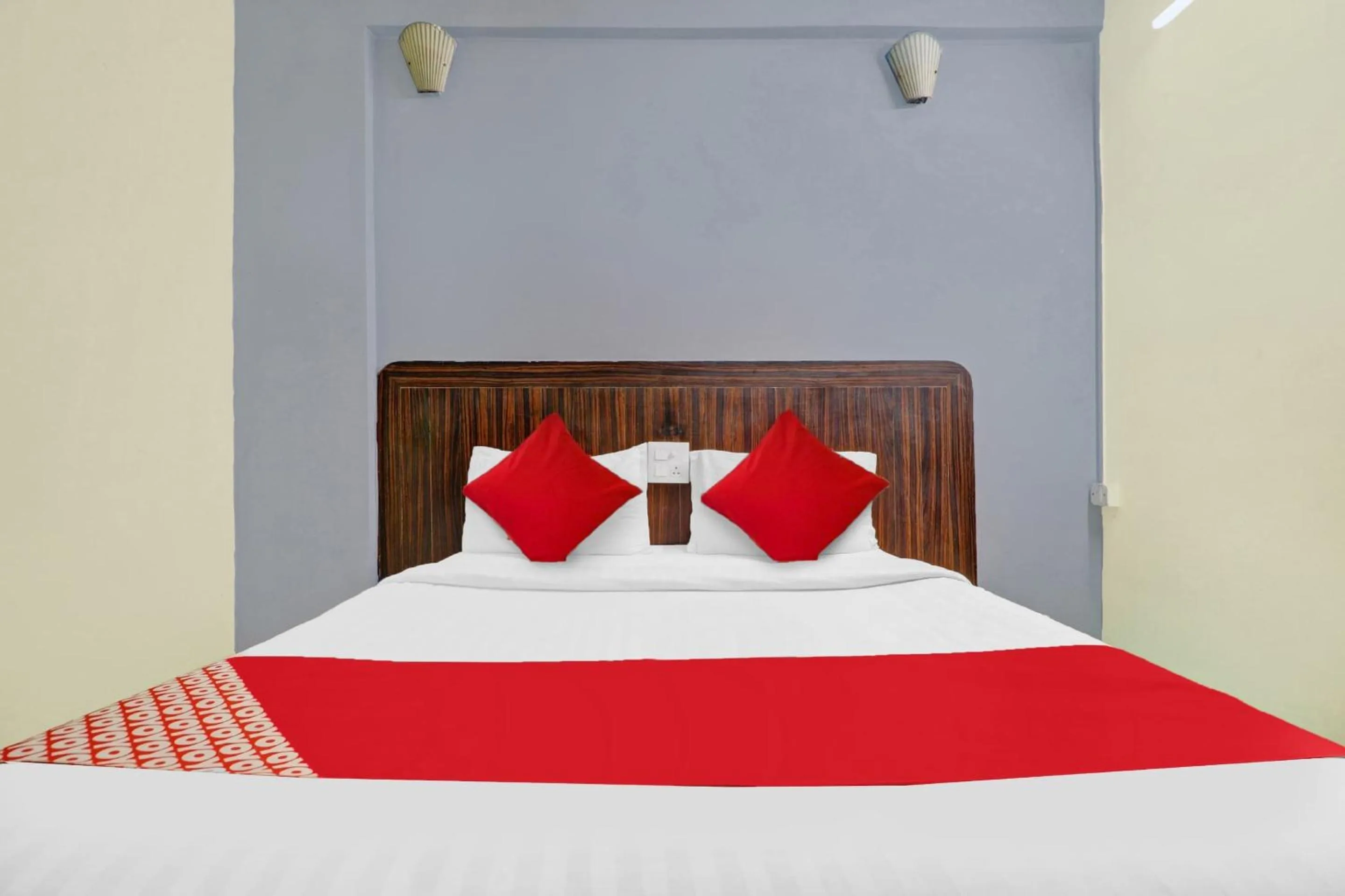 Bedroom, Bed in Hotel O HRR Hotels Near Paradise circle