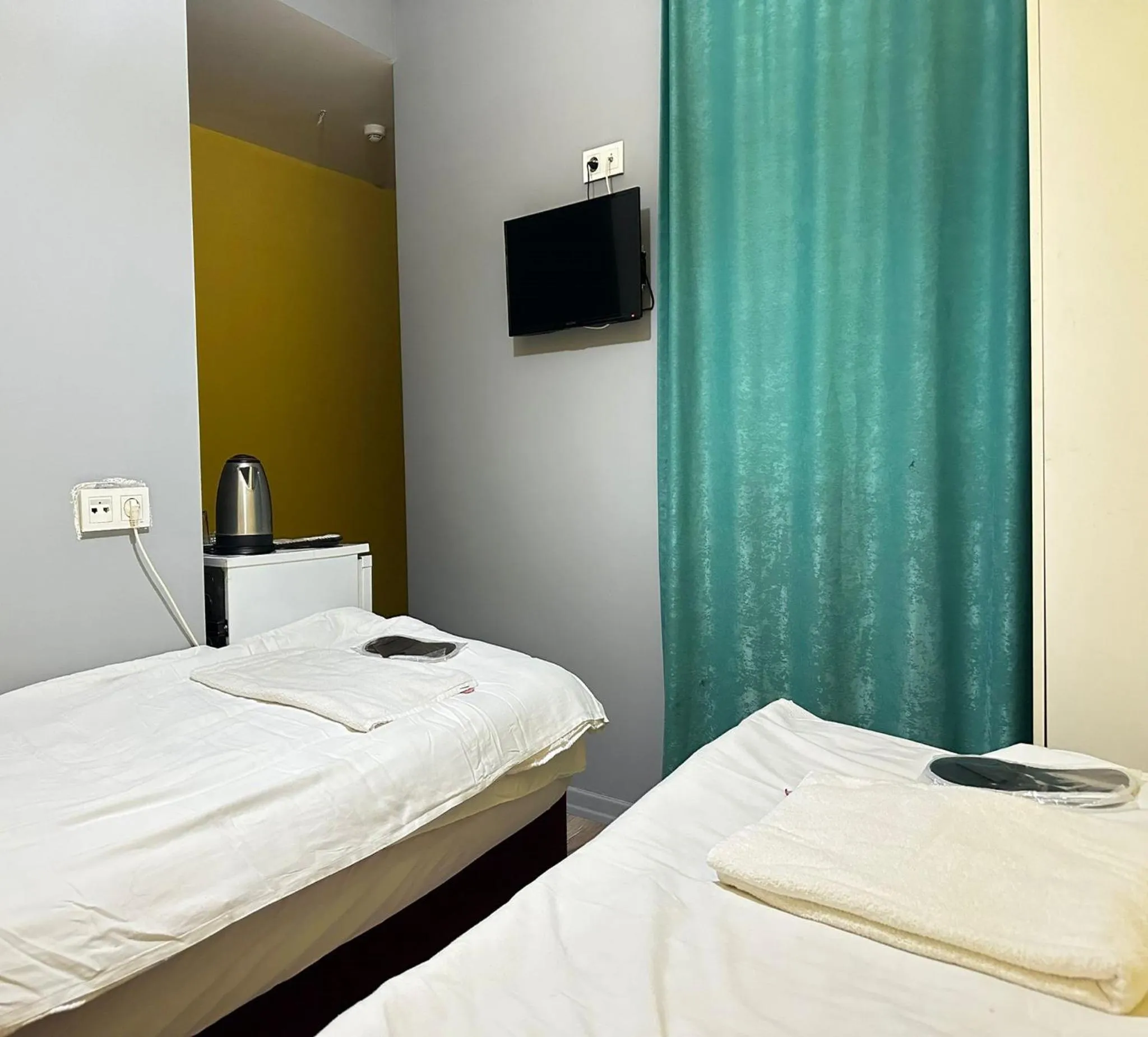 Photo of the whole room, Bed in Taksim Soushian Hotel