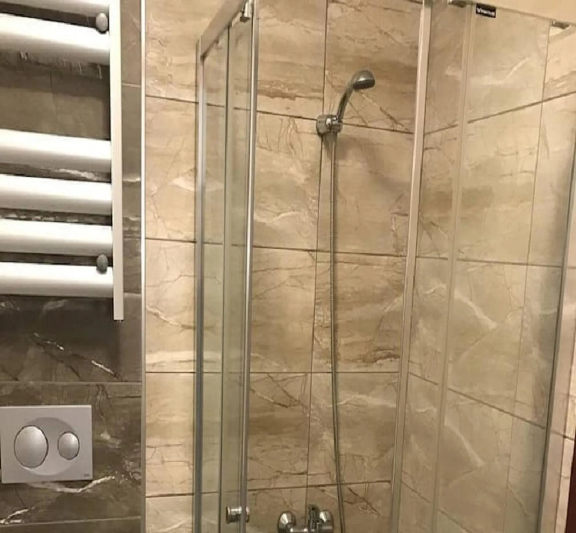 Shower in Taksim Soushian Hotel