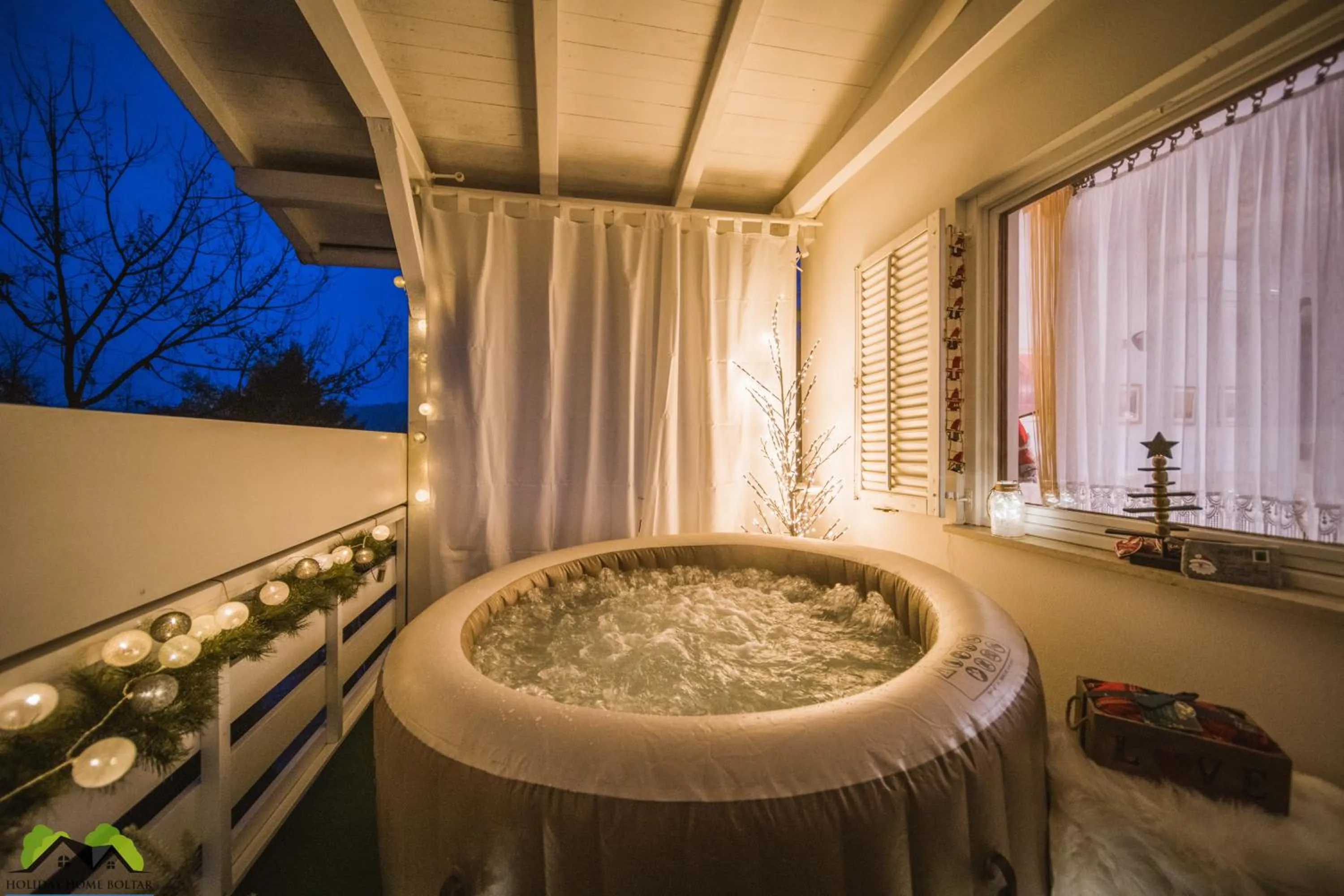 Hot Tub in Holiday Home Boltar