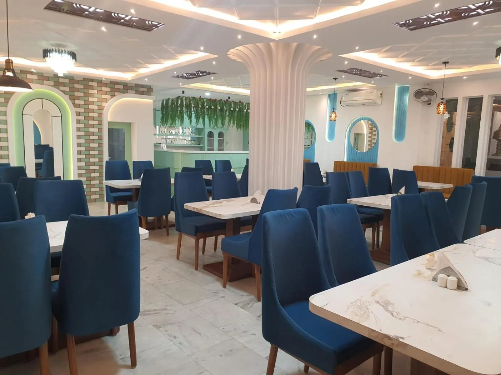 Restaurant/places to eat in HOTEL DEO VOLENTE