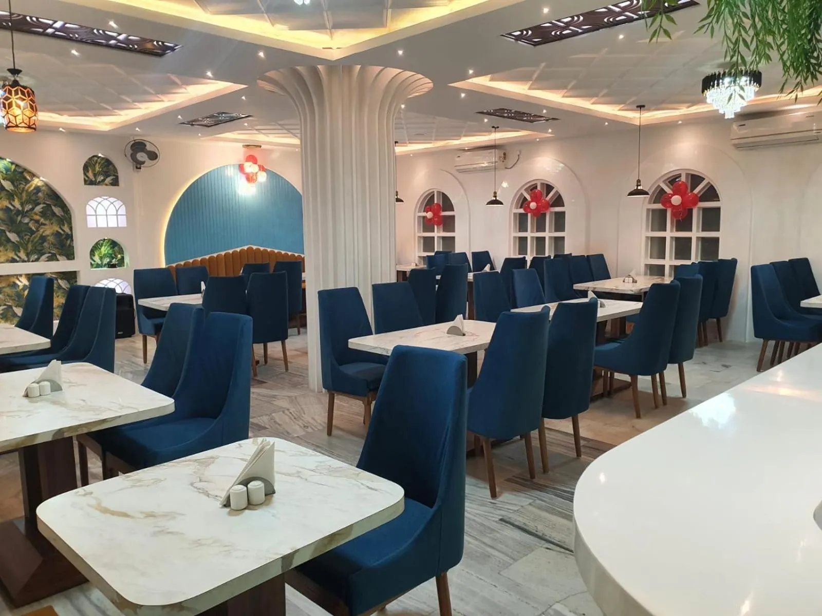 Restaurant/places to eat in HOTEL DEO VOLENTE