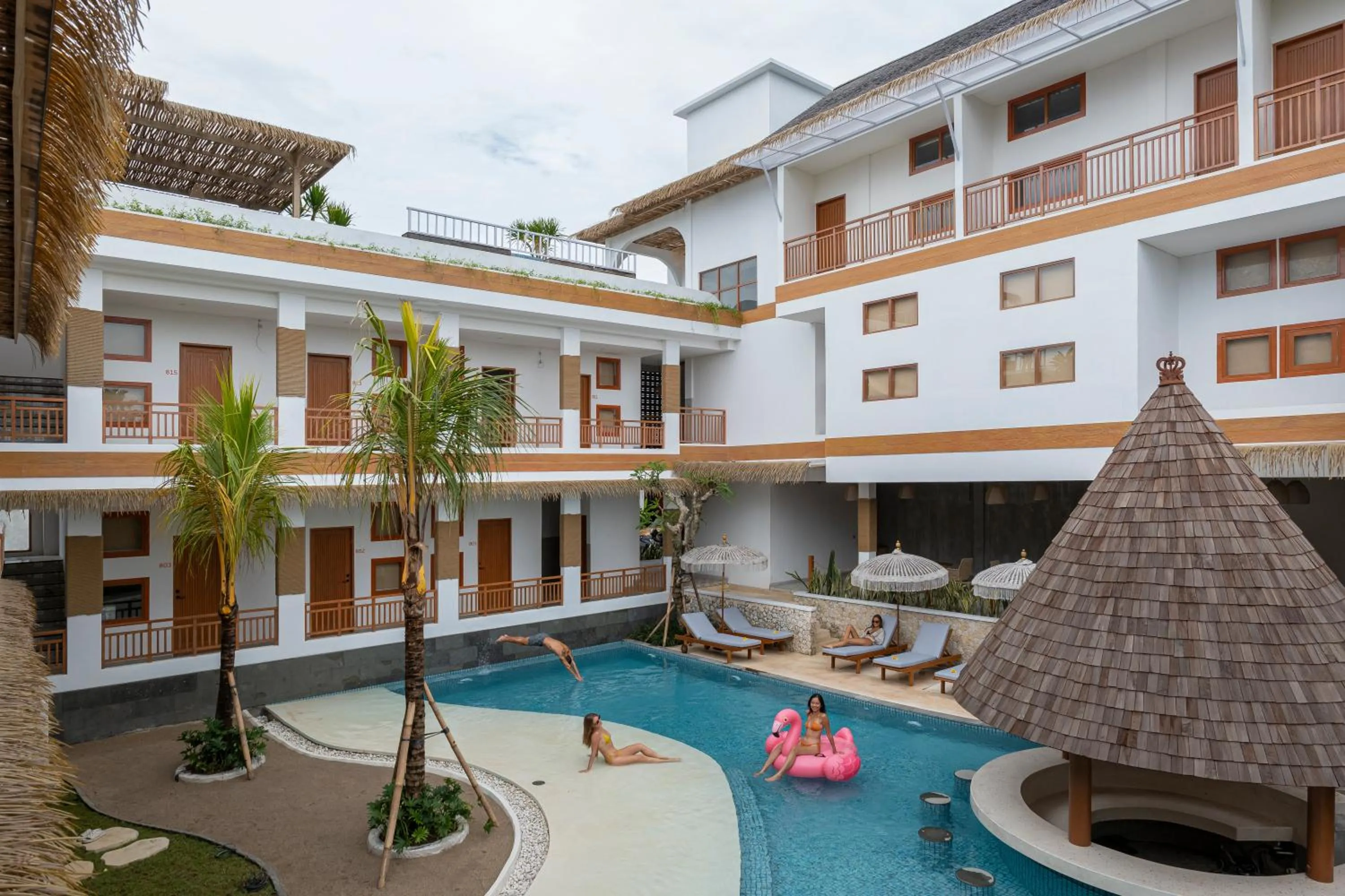 Property building in Roomates Hostel Canggu by Ini Vie Hospitality