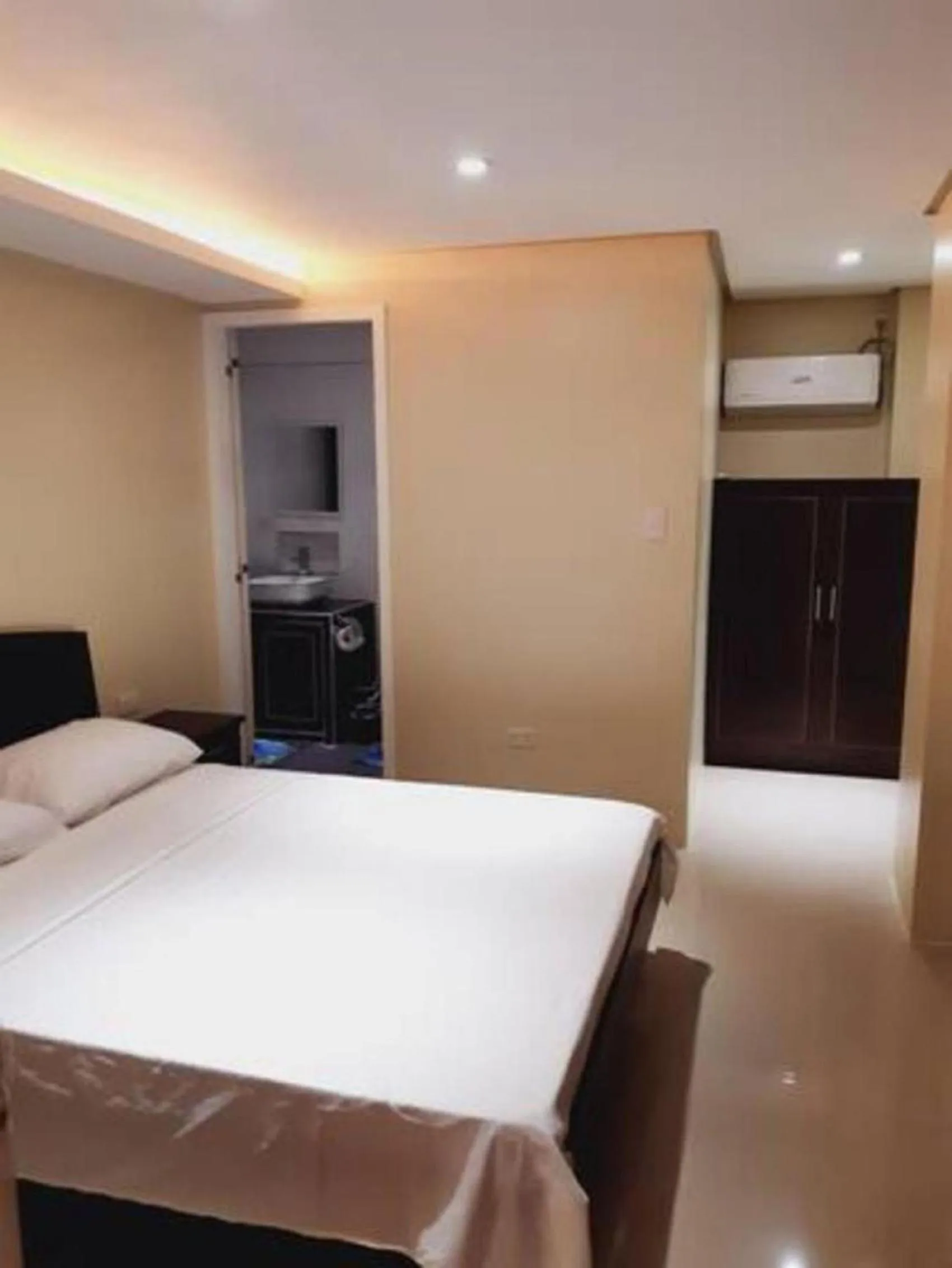 Bedroom, Bed in Avana Hills Boracay Prime Family Suite 101