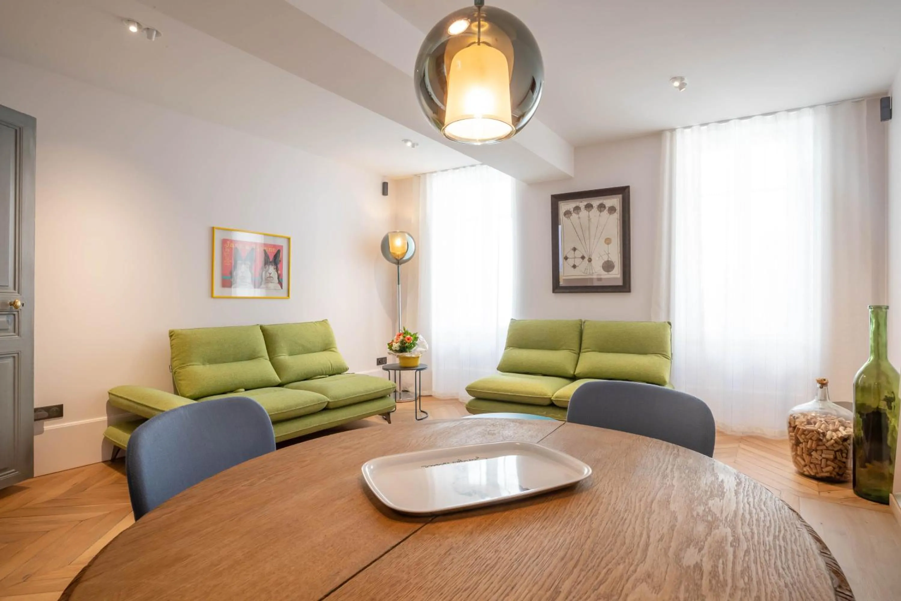 Living room in Côté Paradis - Appartements de Charme au centre-ville de Beaune