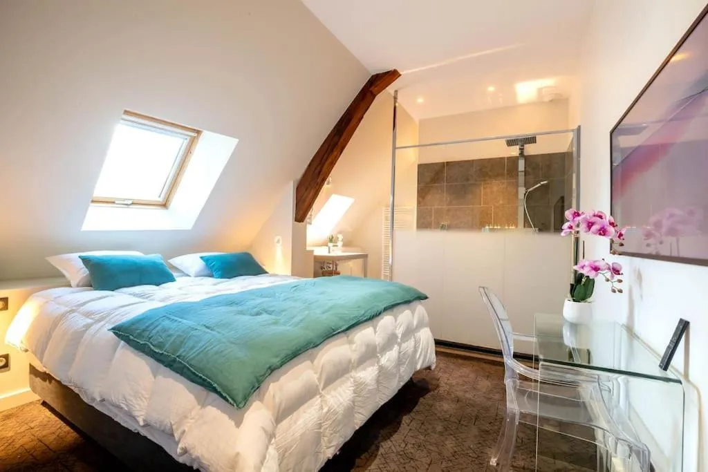 Bed in Côté Paradis - Appartements de Charme au centre-ville de Beaune