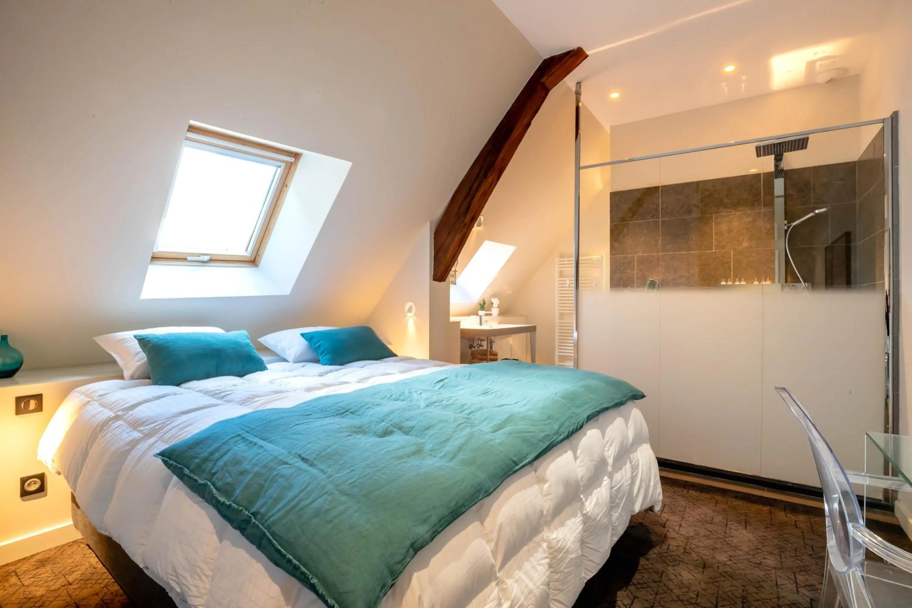 Bed in Côté Paradis - Appartements de Charme au centre-ville de Beaune