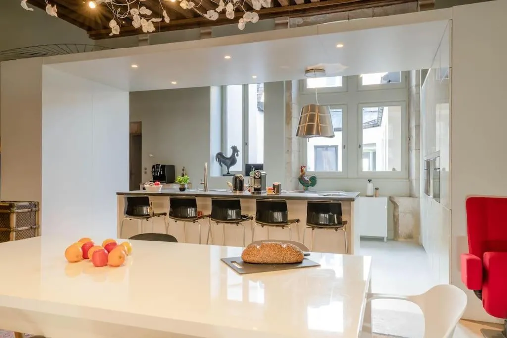Dining area in Côté Paradis - Appartements de Charme au centre-ville de Beaune
